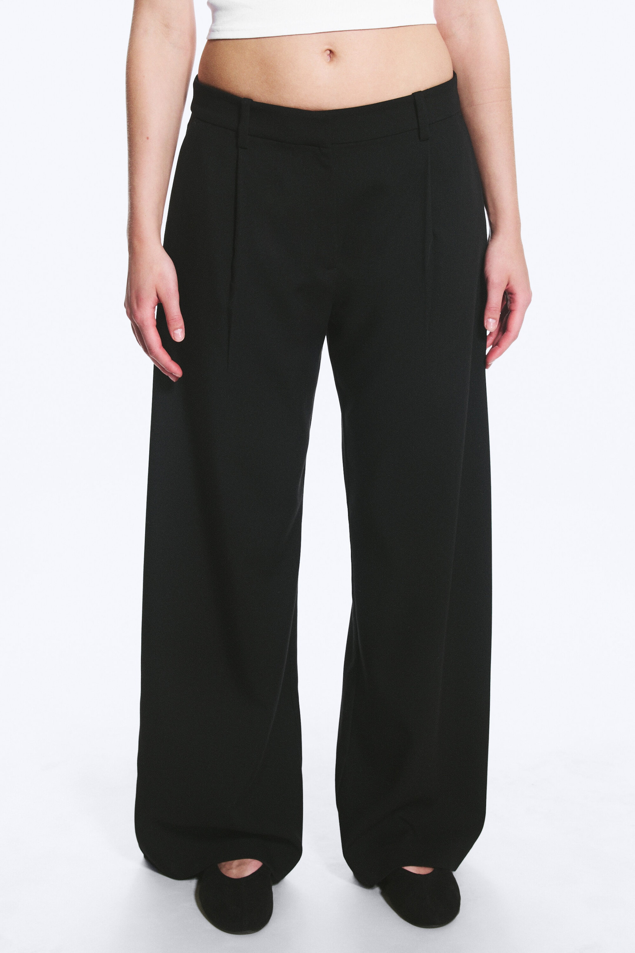 Black - Low Waist Wide Suiting Trousers - 2