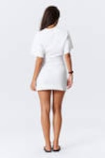 Weiß - Kurzärmeliges Mini-T-Shirt-Kleid - 3