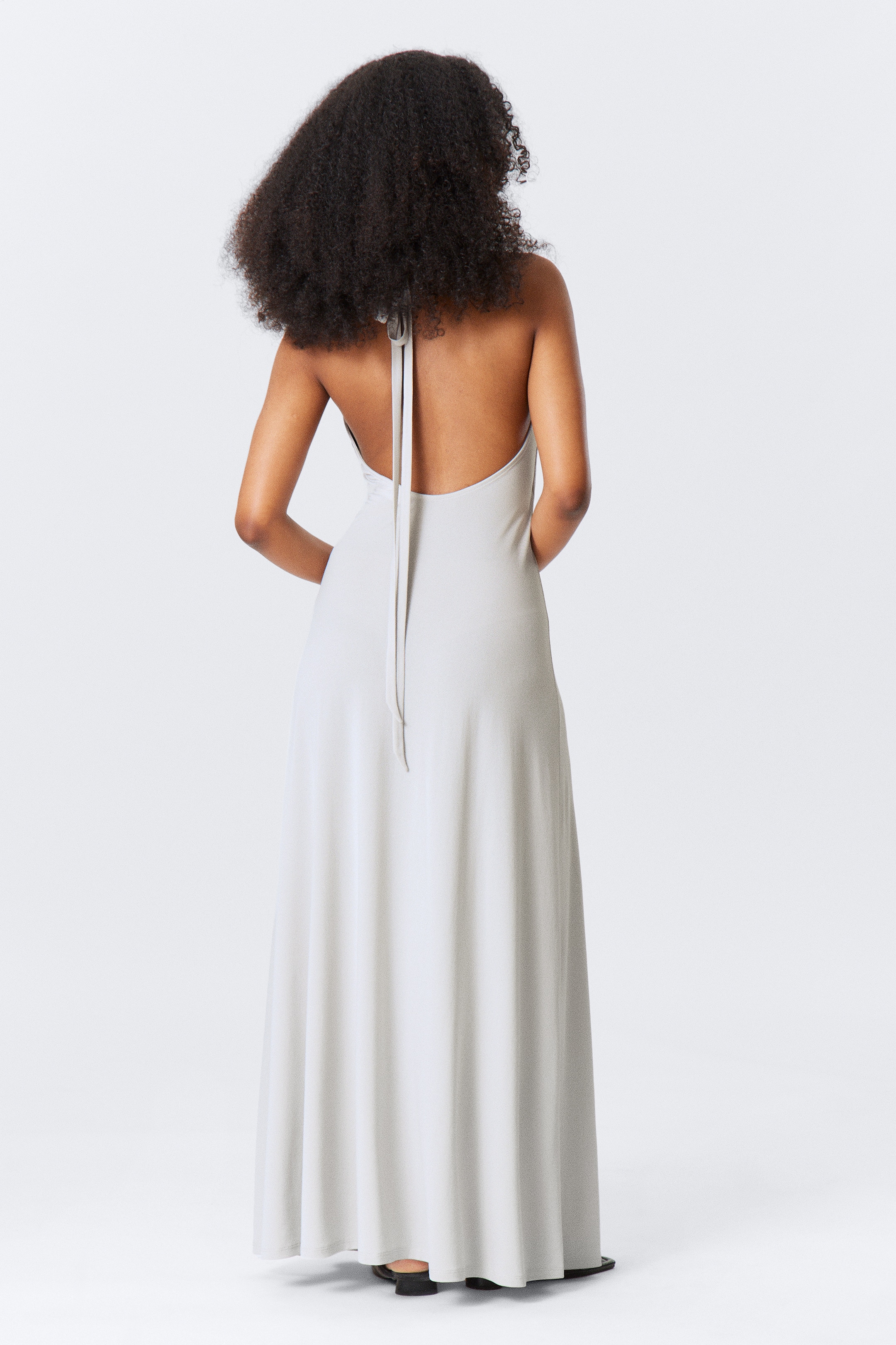 Grösseres Bild ansehen: Ärmelloses Neckholder-Maxikleid - Helles Beige - DAMEN | H&M CH 2