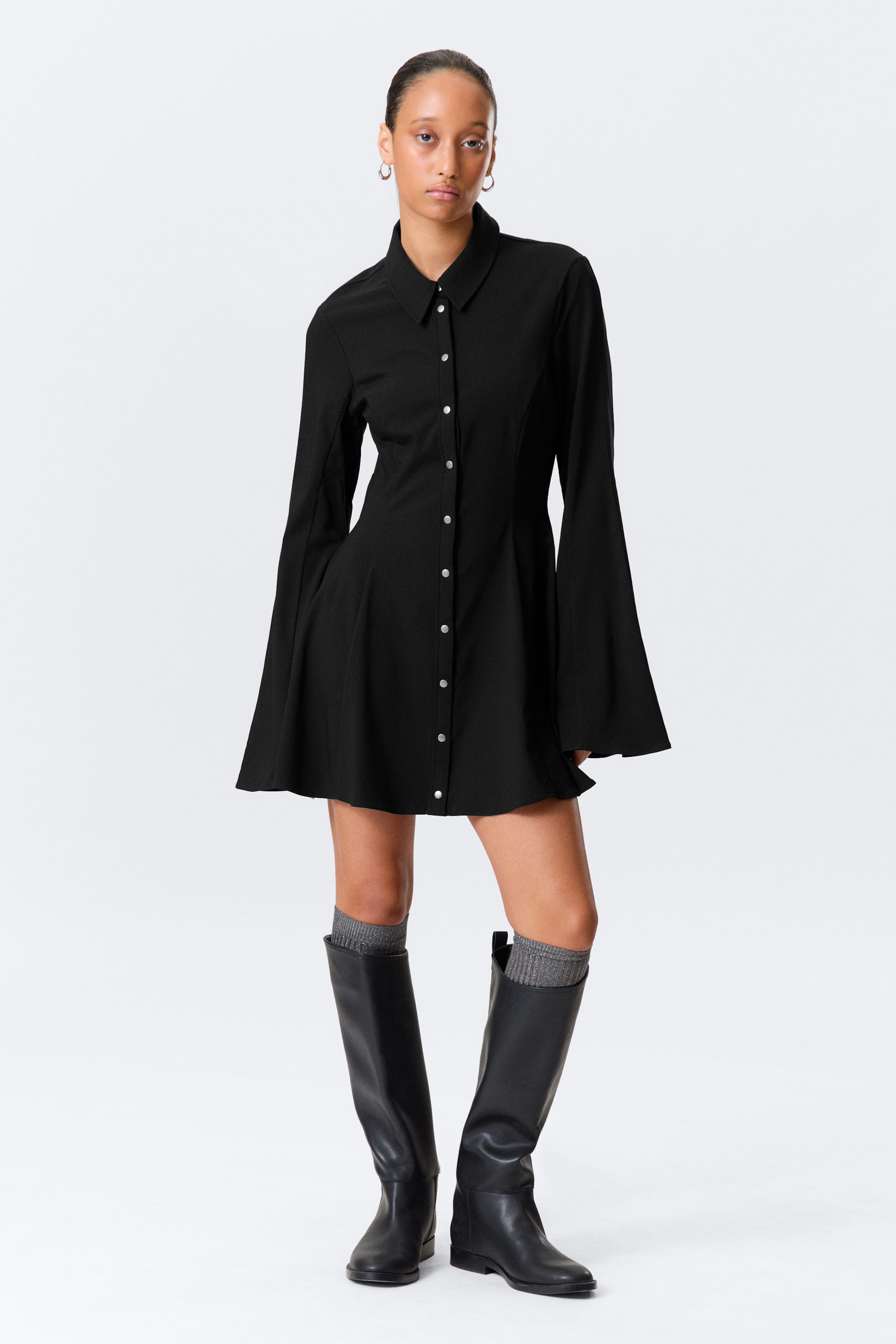 Svart - Kort Fit-and-Flare skjortklänning - 2