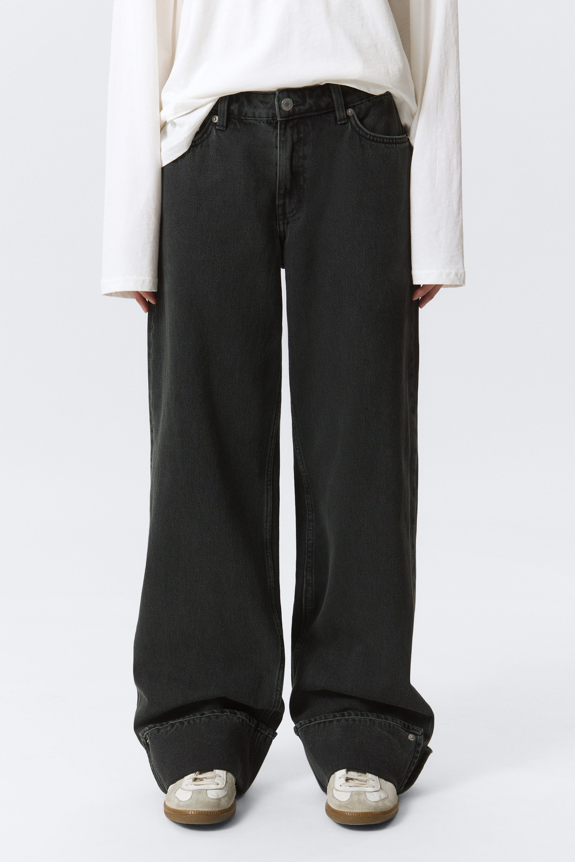 Elegie Black - Black - Ample Low Rise Loose Wide Leg Cuff Jeans - 2