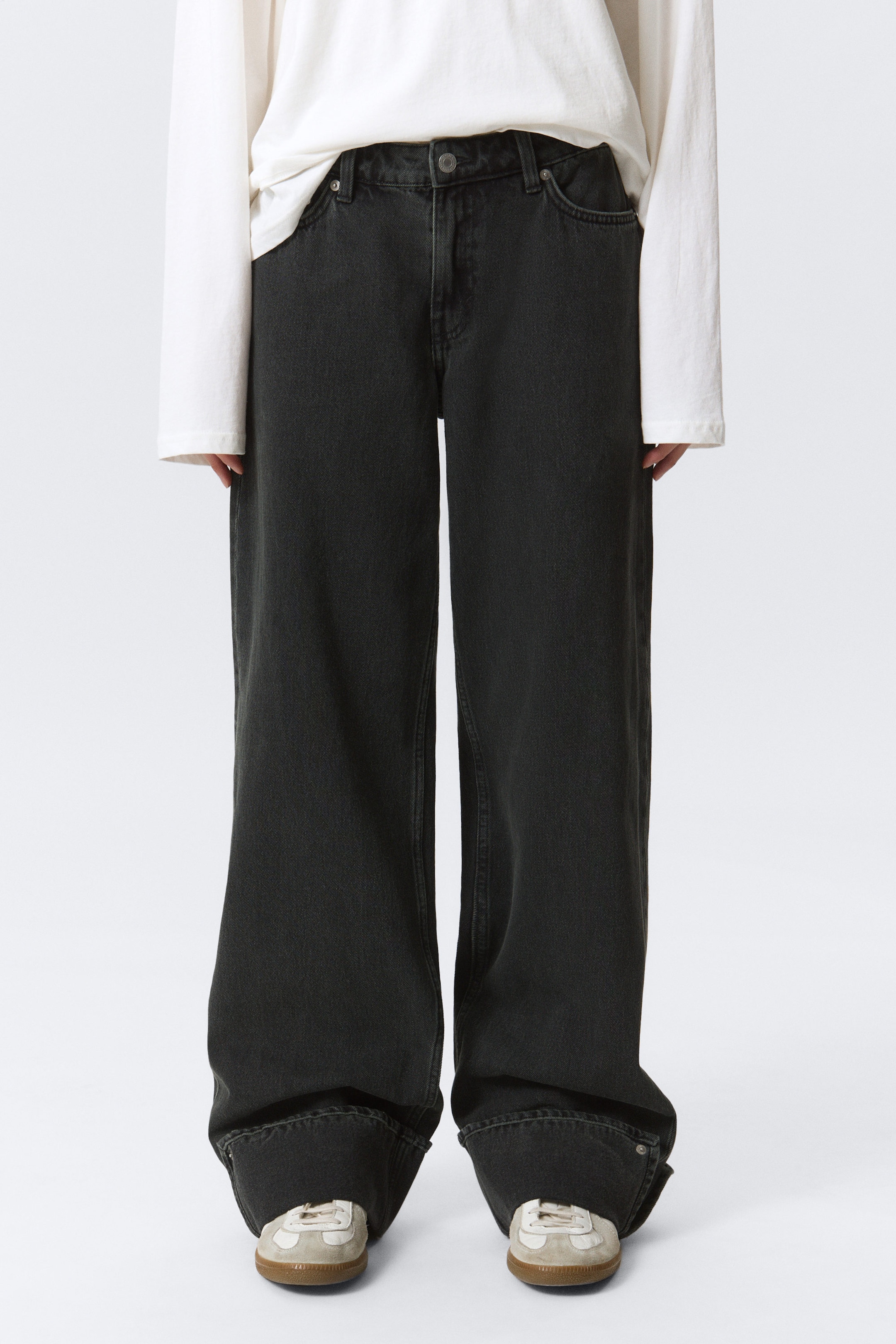 Elegie Black - Black - Ample Low Rise Loose Wide Leg Cuff Jeans - 2