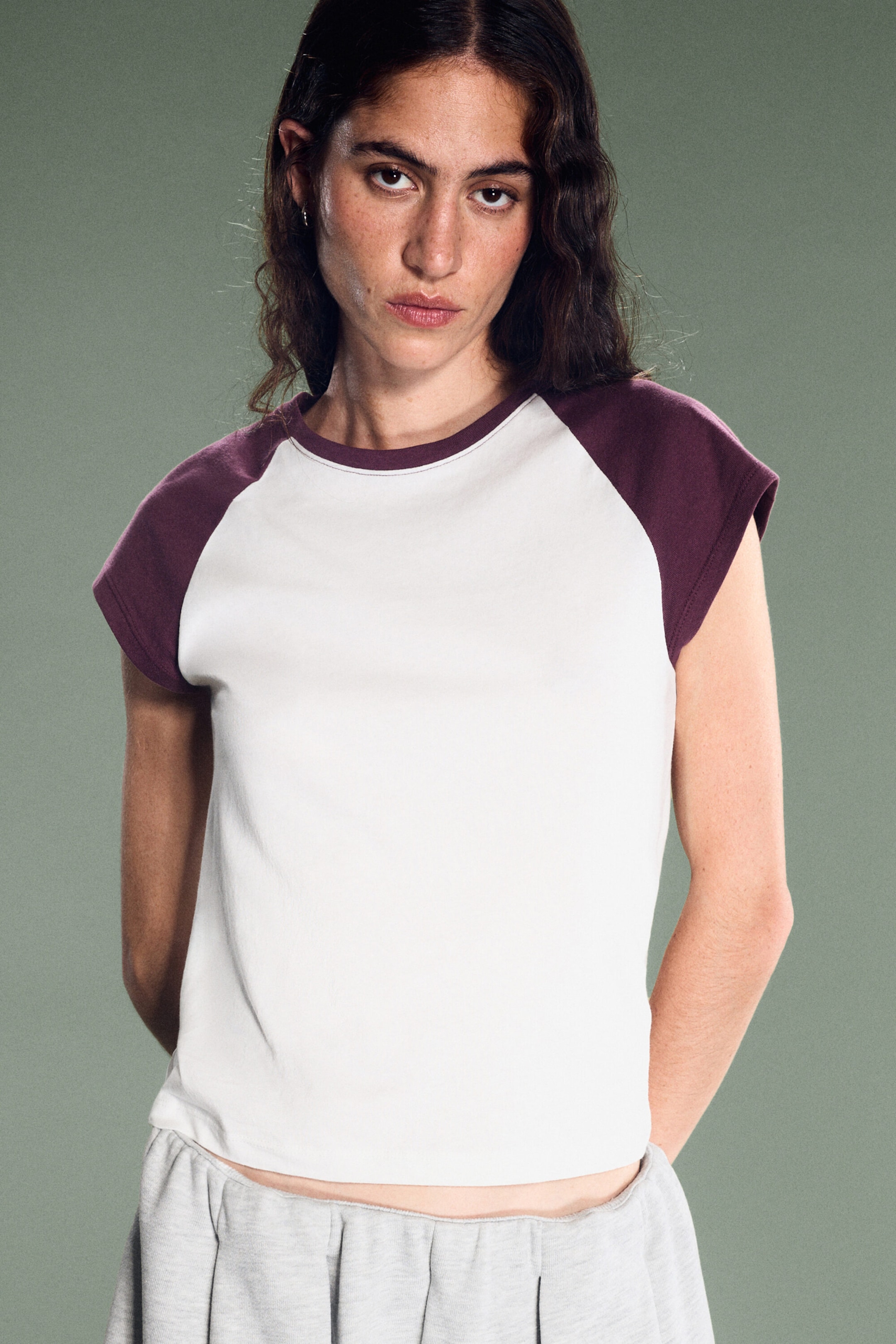 Weiß/Burgunderrot - Kurzärmliges Raglan-T-Shirt - 1
