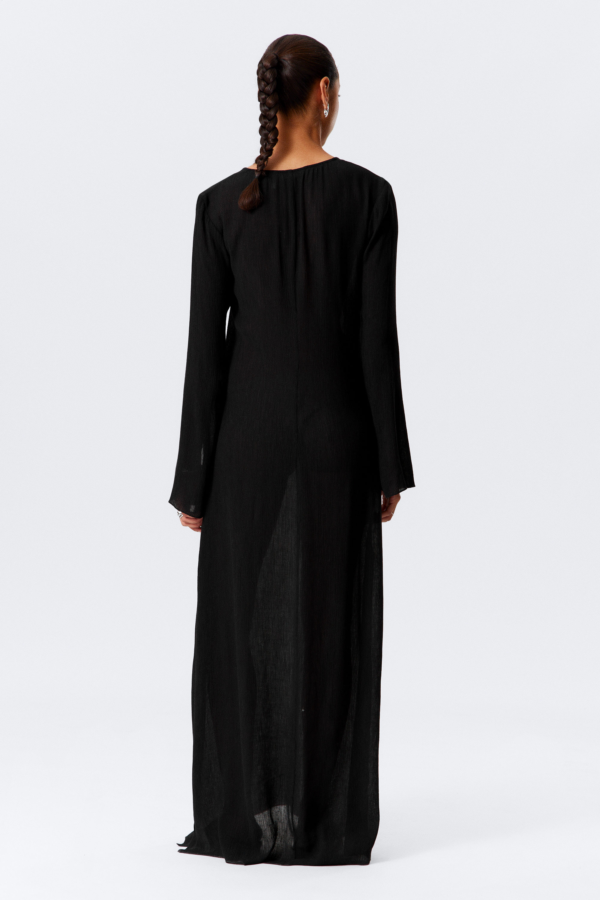 Schwarz - Hauchdünnes Maxi-Kleid mit V-Ausschnitt - 3