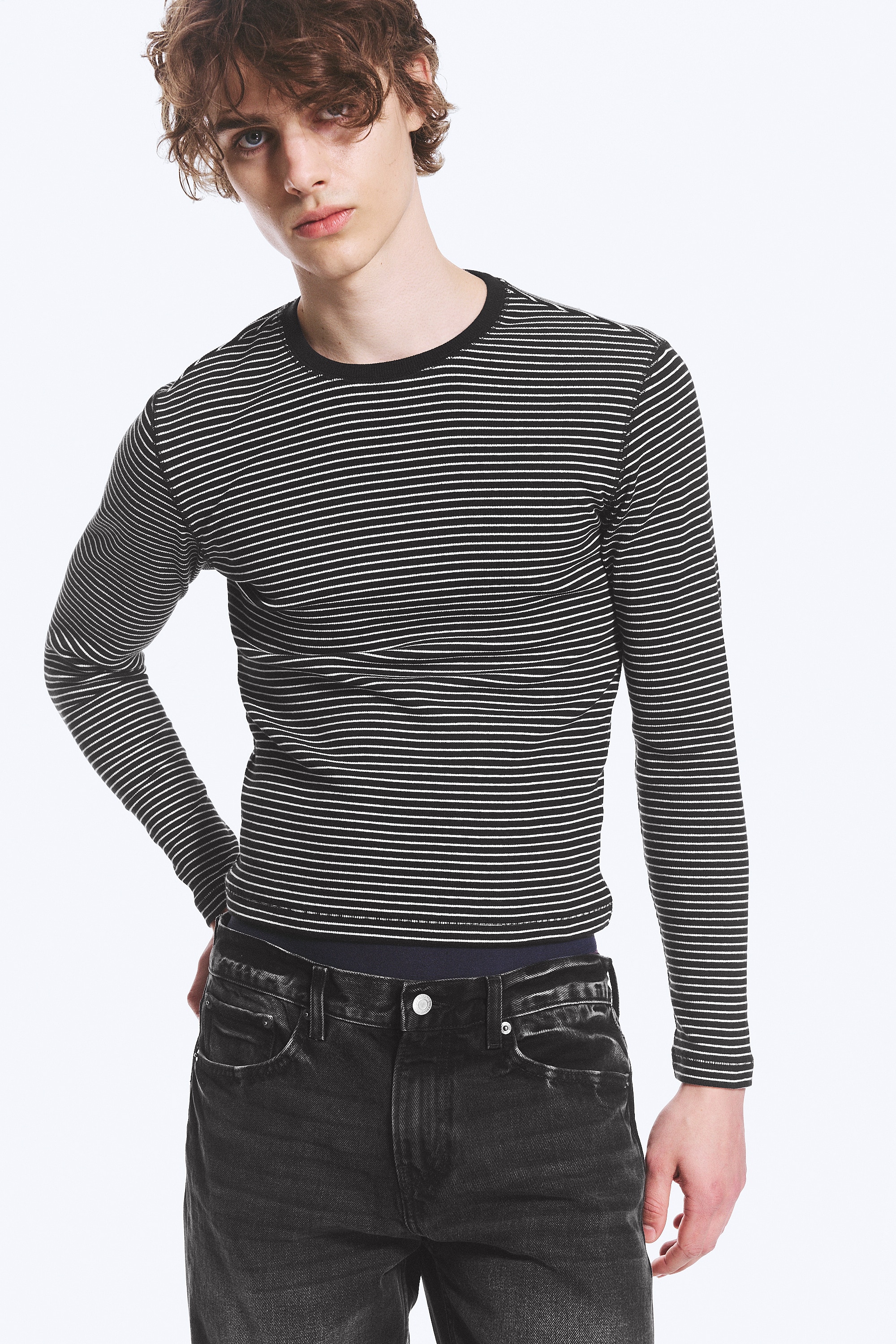 Ribbad långärmad T-shirt - Randig Svart/Tvättad mörkblå/Dimvit/Tvättad Svart