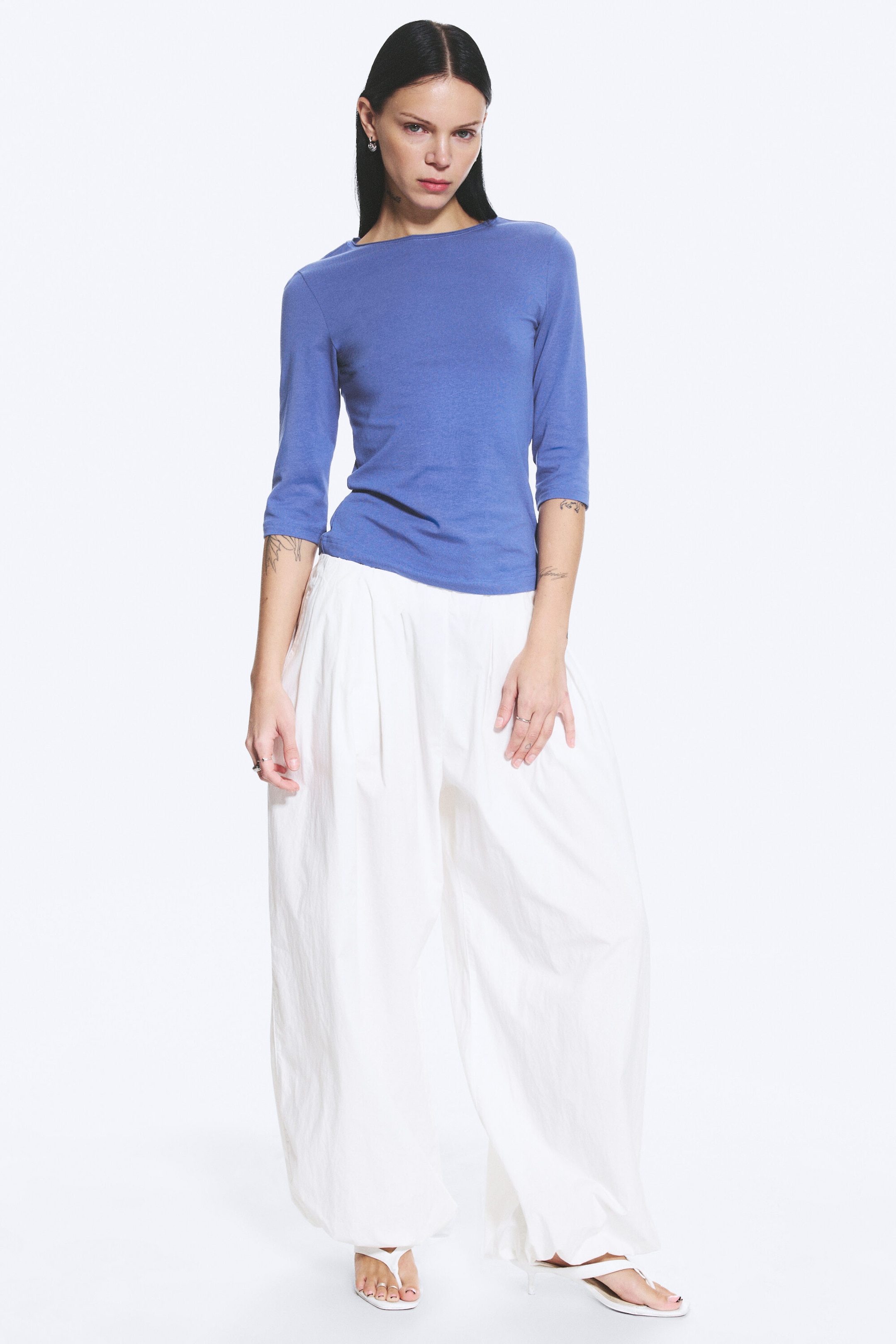 Mellanblå - Figurnära topp med trekvartsärm - 1