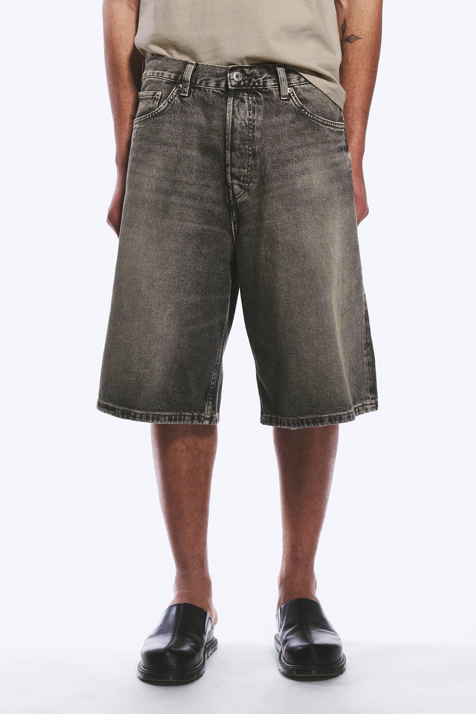 Astro Mid Waist Loose Baggy Denim Shorts-Redondo Black - Schwarz - 3