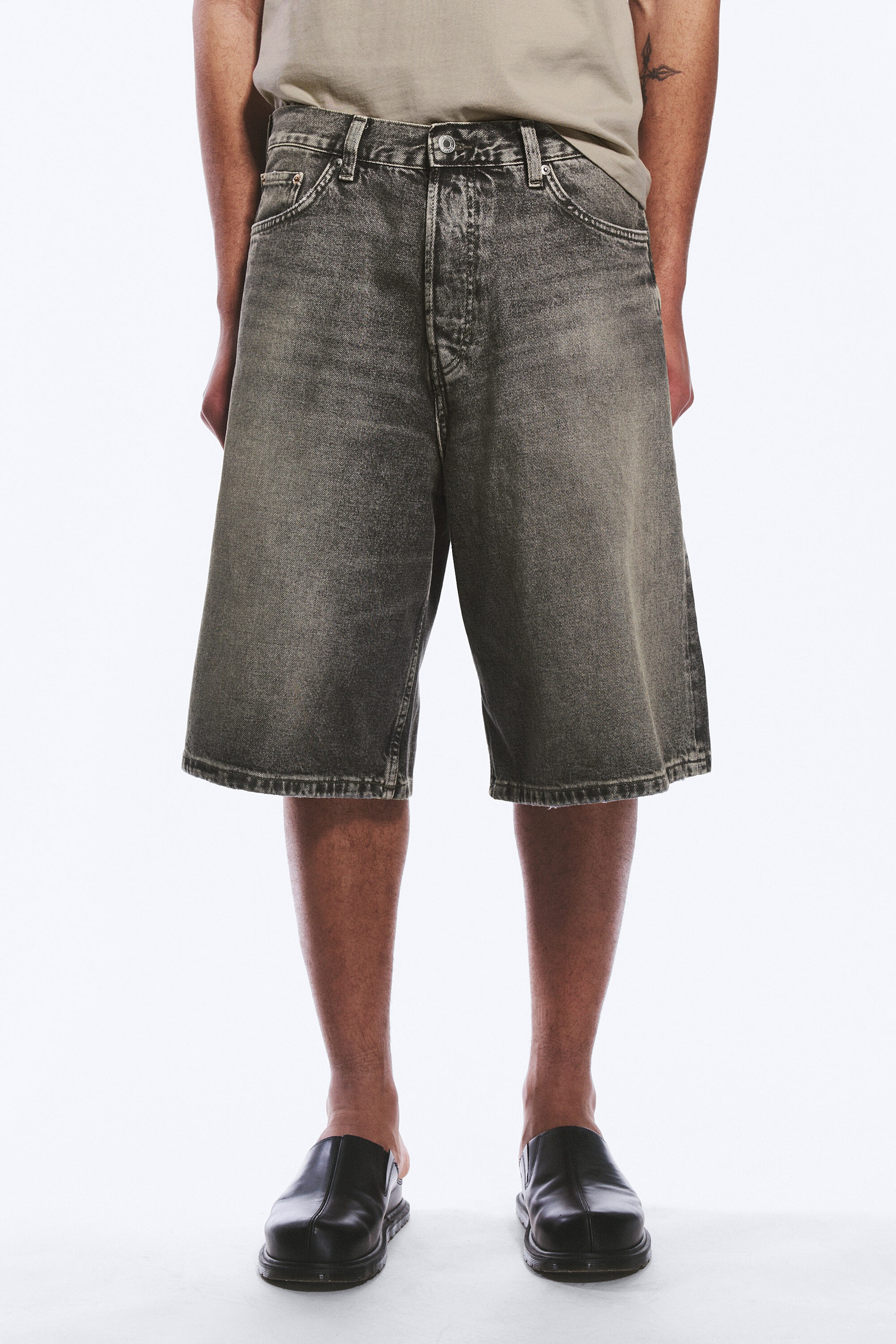 Redondo Black - Schwarz - Astro Mid Waist Loose Baggy Denim Shorts - 2