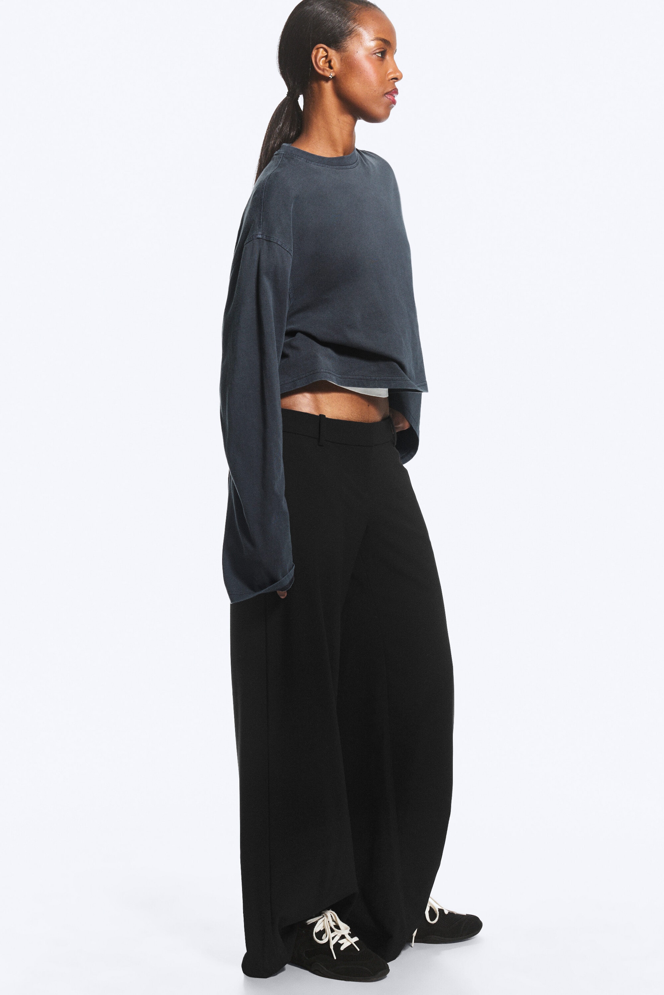Black - Low Flared Suit Trousers - 2