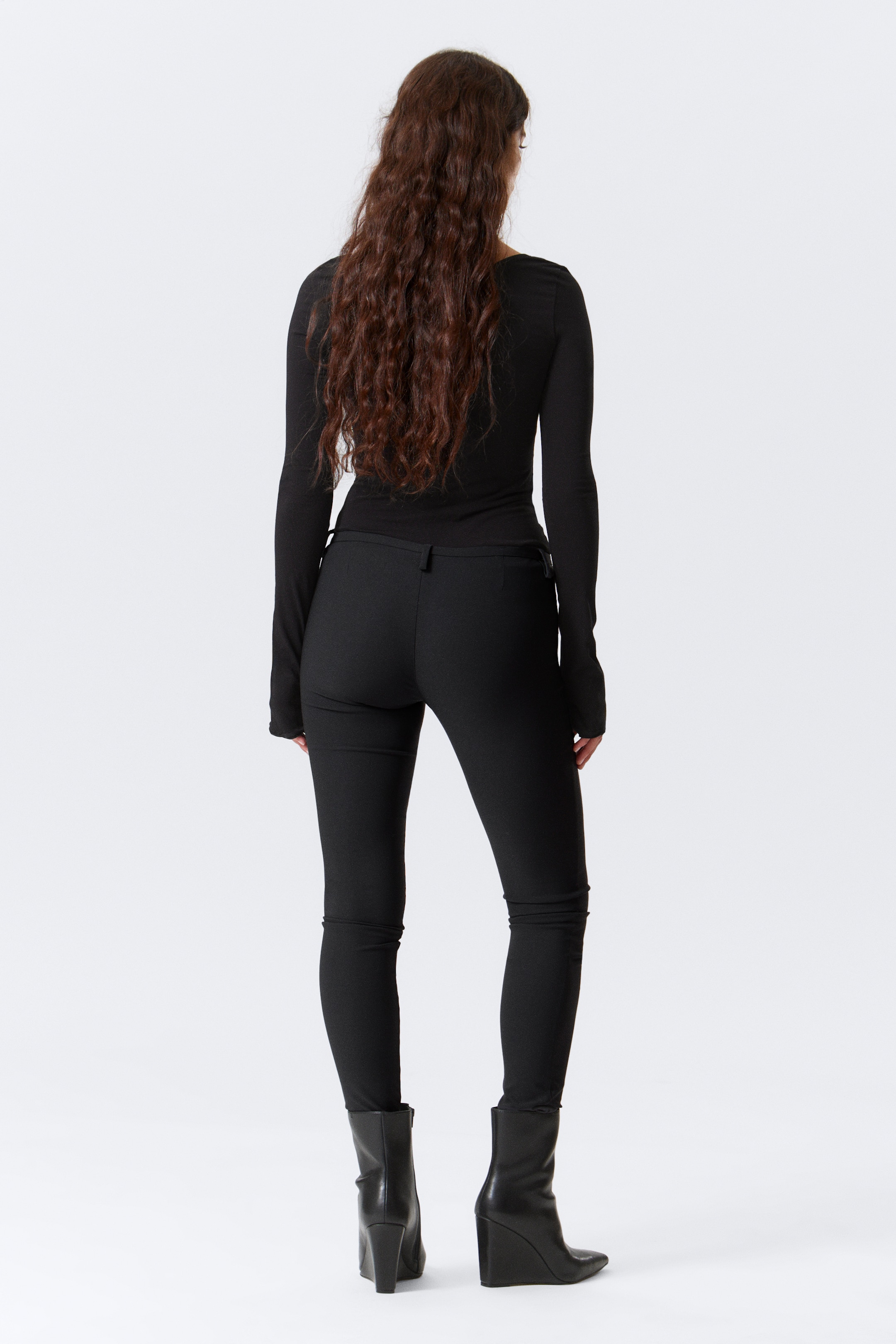 Ver imagem maior: Treggings de Alfaiataria Skinny de Cintura Baixa - Preto - SENHORA | H&M PT 3