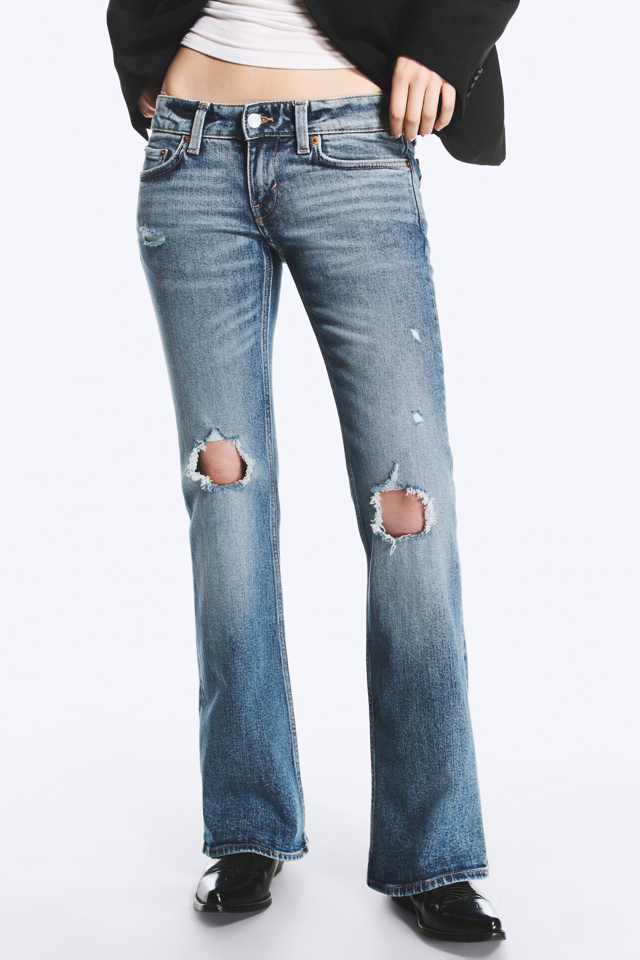Blue Horses - Medium Blue - Hour skinny bootcut-jeans med lavt liv og slitne detaljer - 2