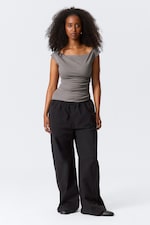 Grau - Baumwolltop mit breiten Schultern - 1