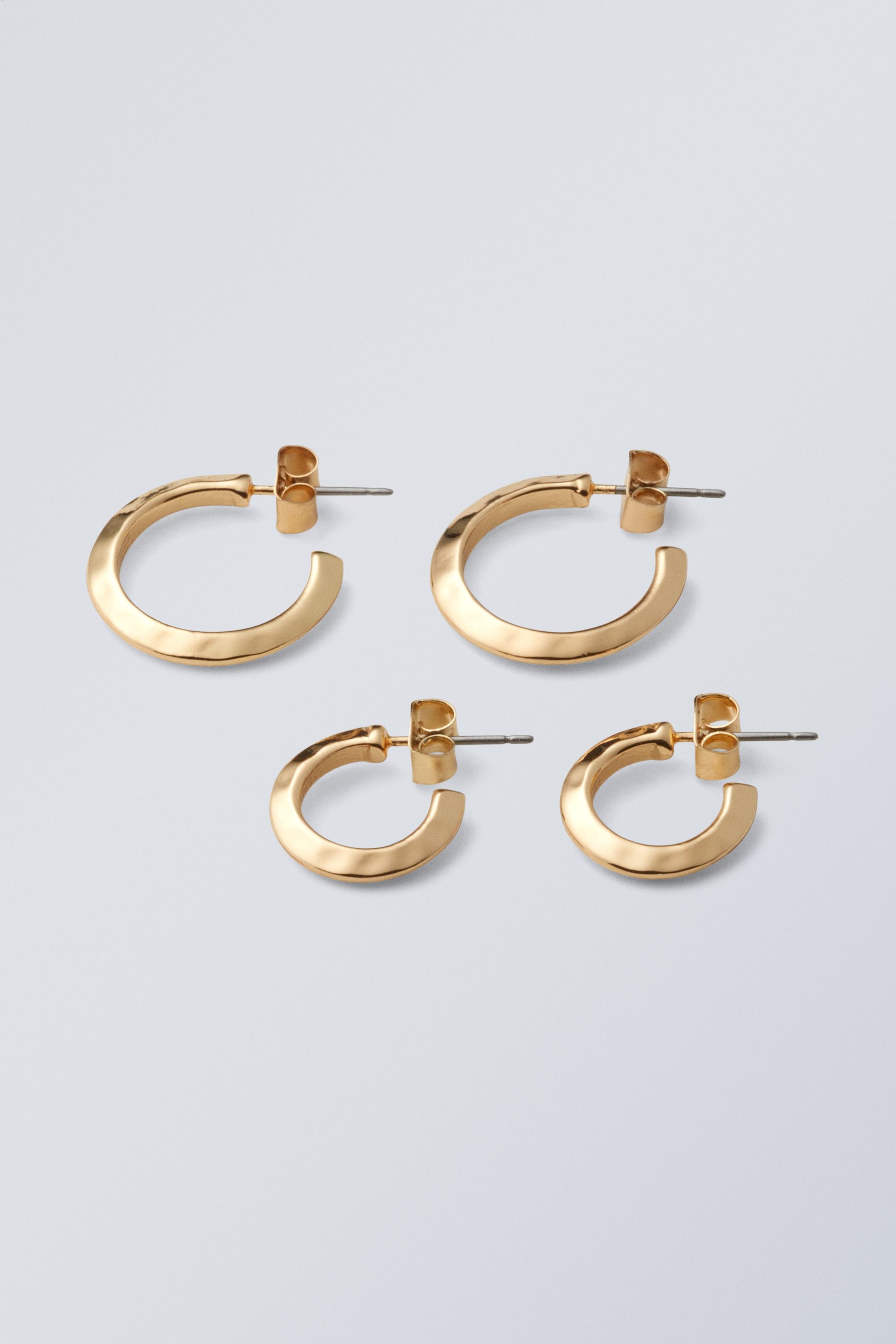 Gold - 2er-Pack gehämmerte Hoop-Ohrringe - 0