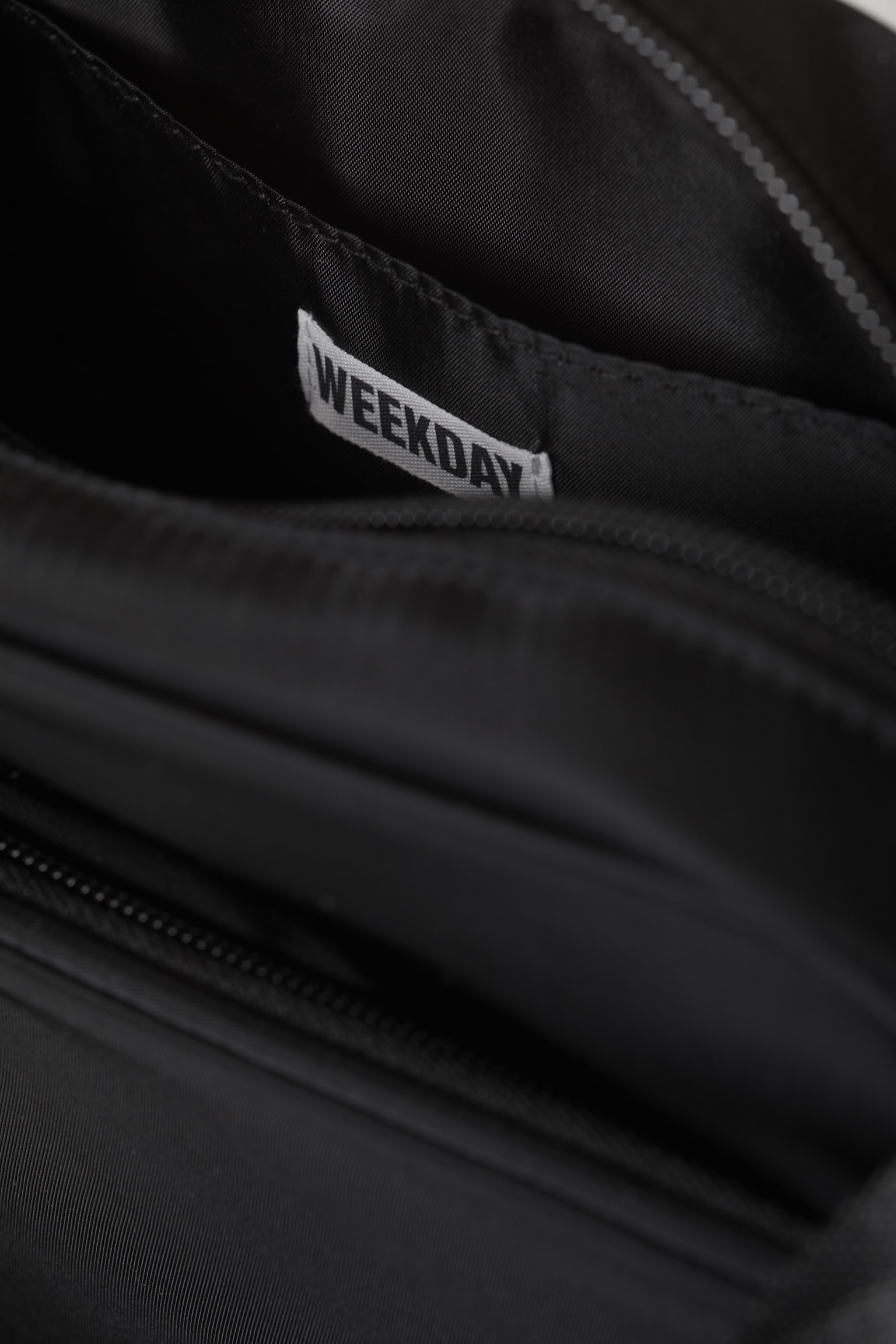 Kompaktowa torebka crossbody unisex - Czarny/Dark Mole - 4