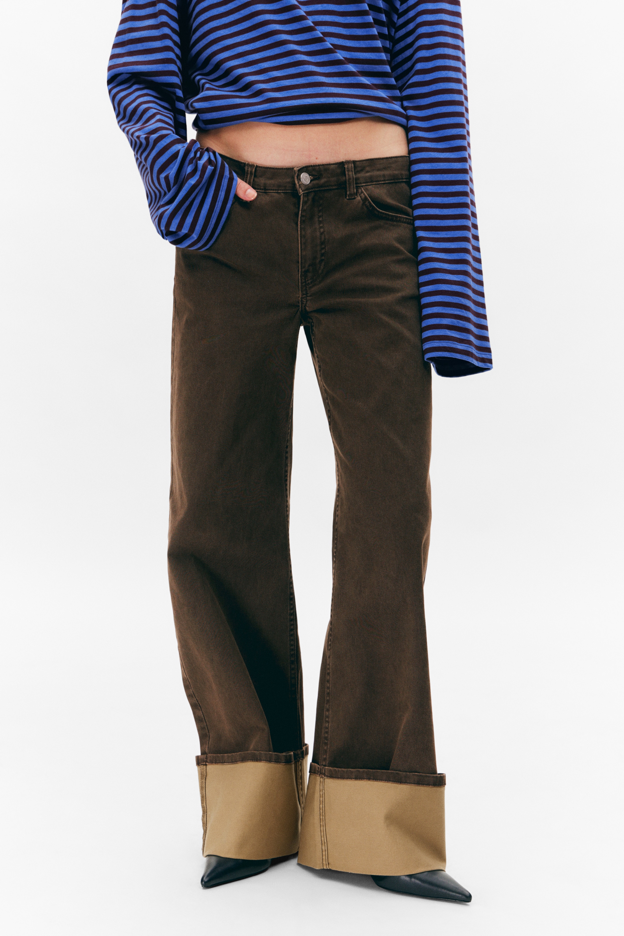Agrandir l'image: Pantalon en sergé à revers Spice taille basse - Marron foncé - FEMME | H&M FR 2