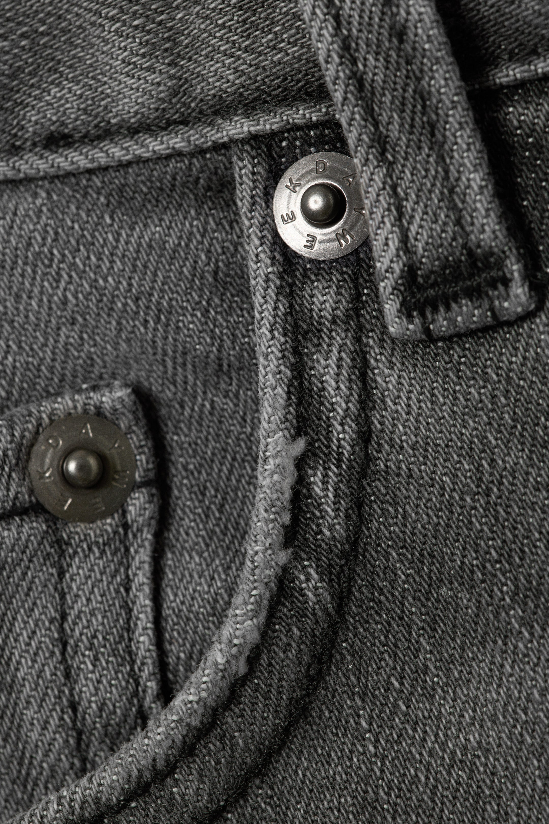 Radio Black - Svart - Low Waist Slim Straight Leg Jeans - 6