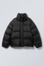Schwarz - Oversized-Pufferjacke aus recycelten Daunen - 0