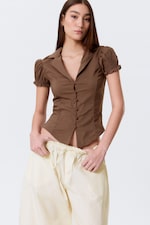 Striped Brown - Fitted Short-Sleeved Resort Shirt - 1