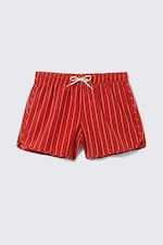 Rot gestreift - Gestreifte, strukturierte Schwimmshorts - 0
