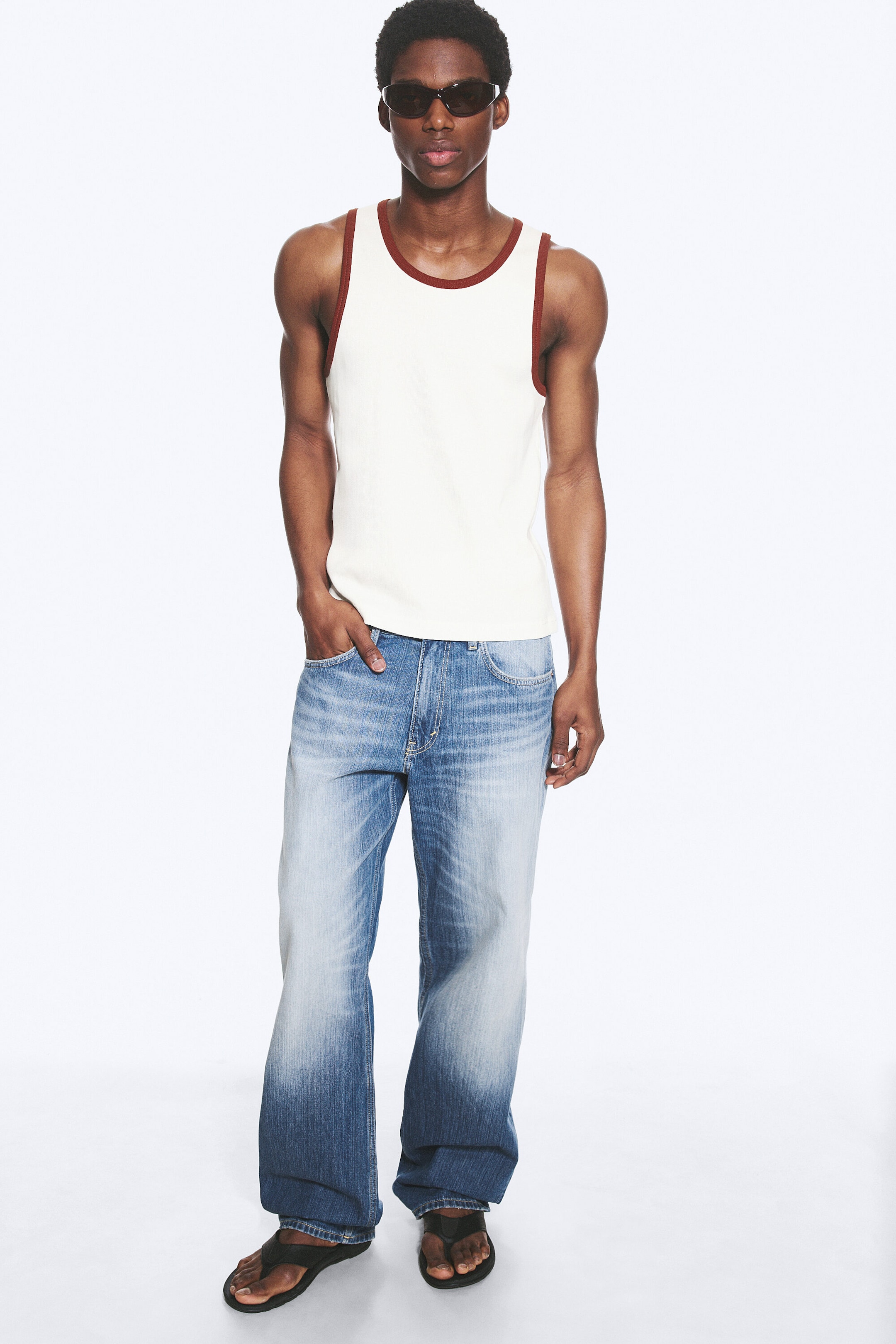 Weiß/Rot - Baumwoll-Tanktop mit kontrastierenden Abschlüssen - 2