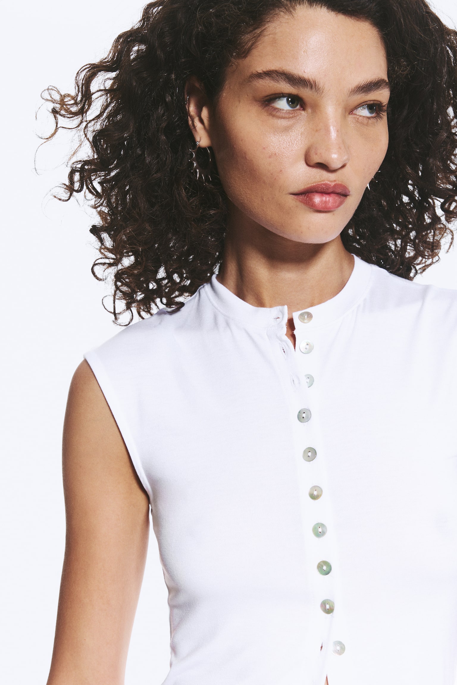 Top con bottoni a perla-Bianco - Bottoni in madreperla - 3