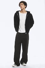 Schwarz - Weit geschnittener Zip-Hoodie - 1