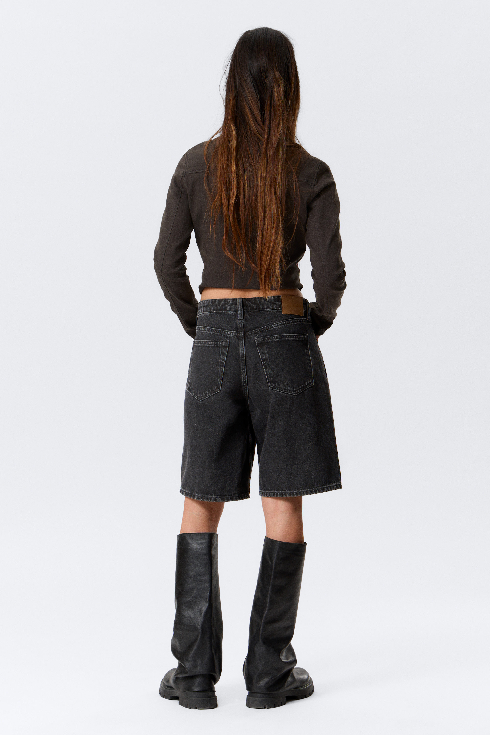 monterey low rise denim shorts - Tuned Black | Weekday WW