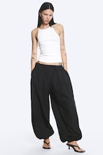 Schwarz - Ballonhose aus Baumwolle - 0