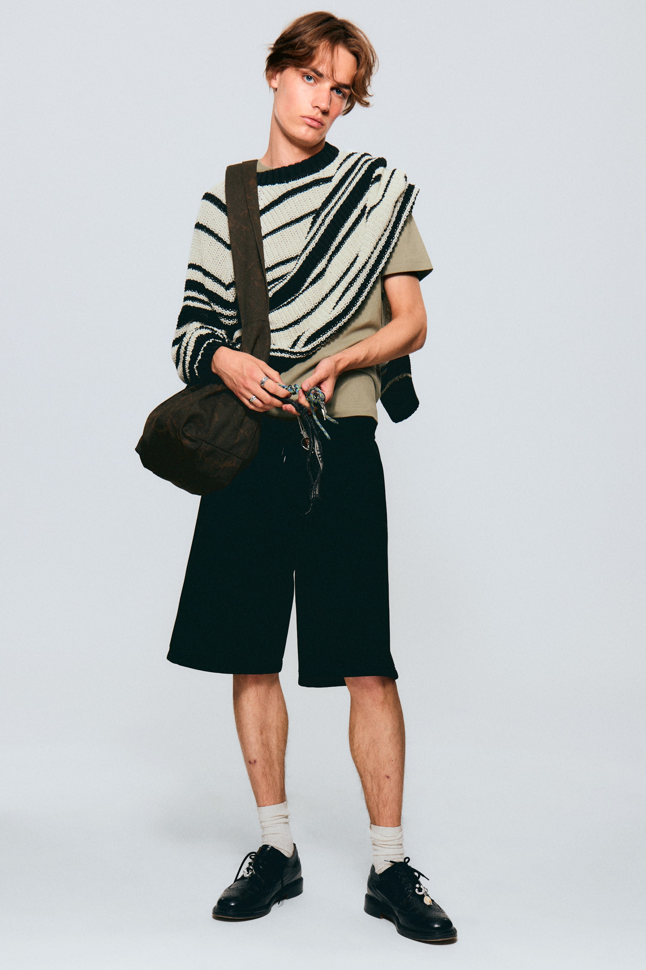 Größeres Bild ansehen: Gestreifter Strickpullover mit Raglanärmeln - Beige gestreift - Men | H&M DE 2