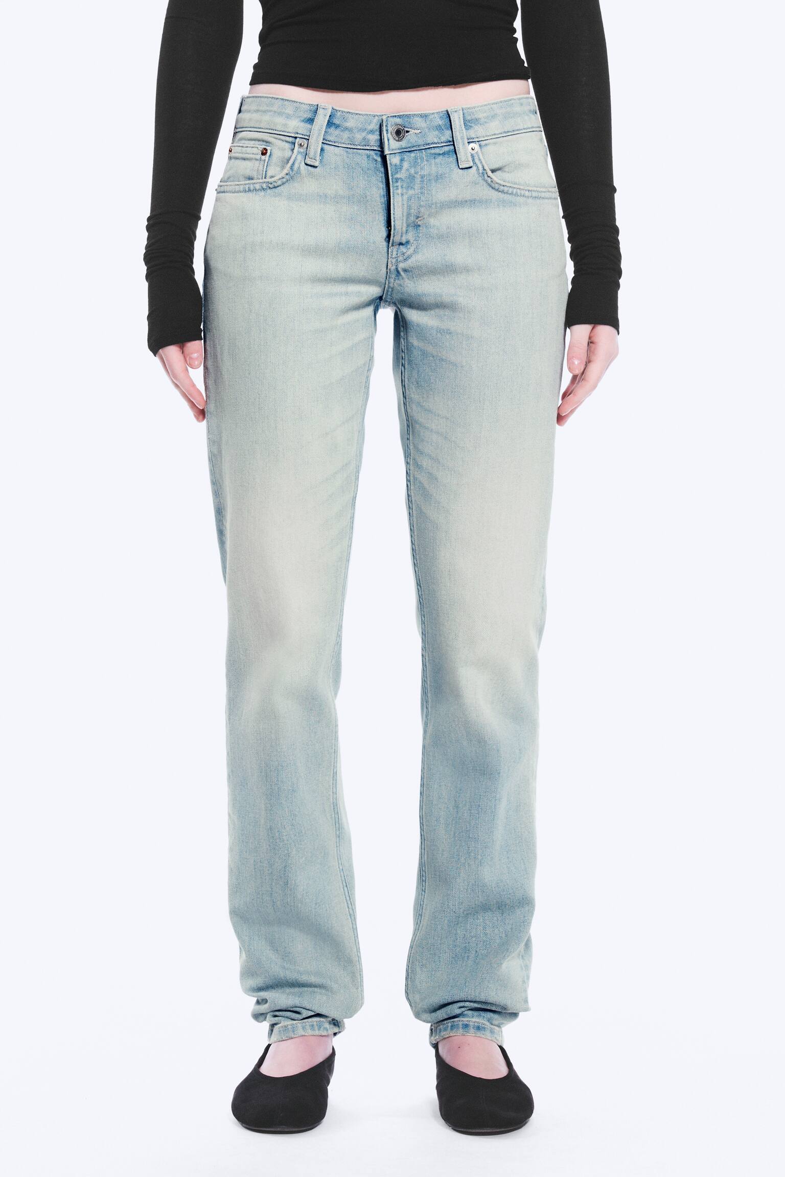 Jeans Slim de Cintura Baixa com Perna Direita Neptune - Azul Desbotado - Azul Claro/Lavagem preta - Preto/Hino Azul - Azul Médio - 3