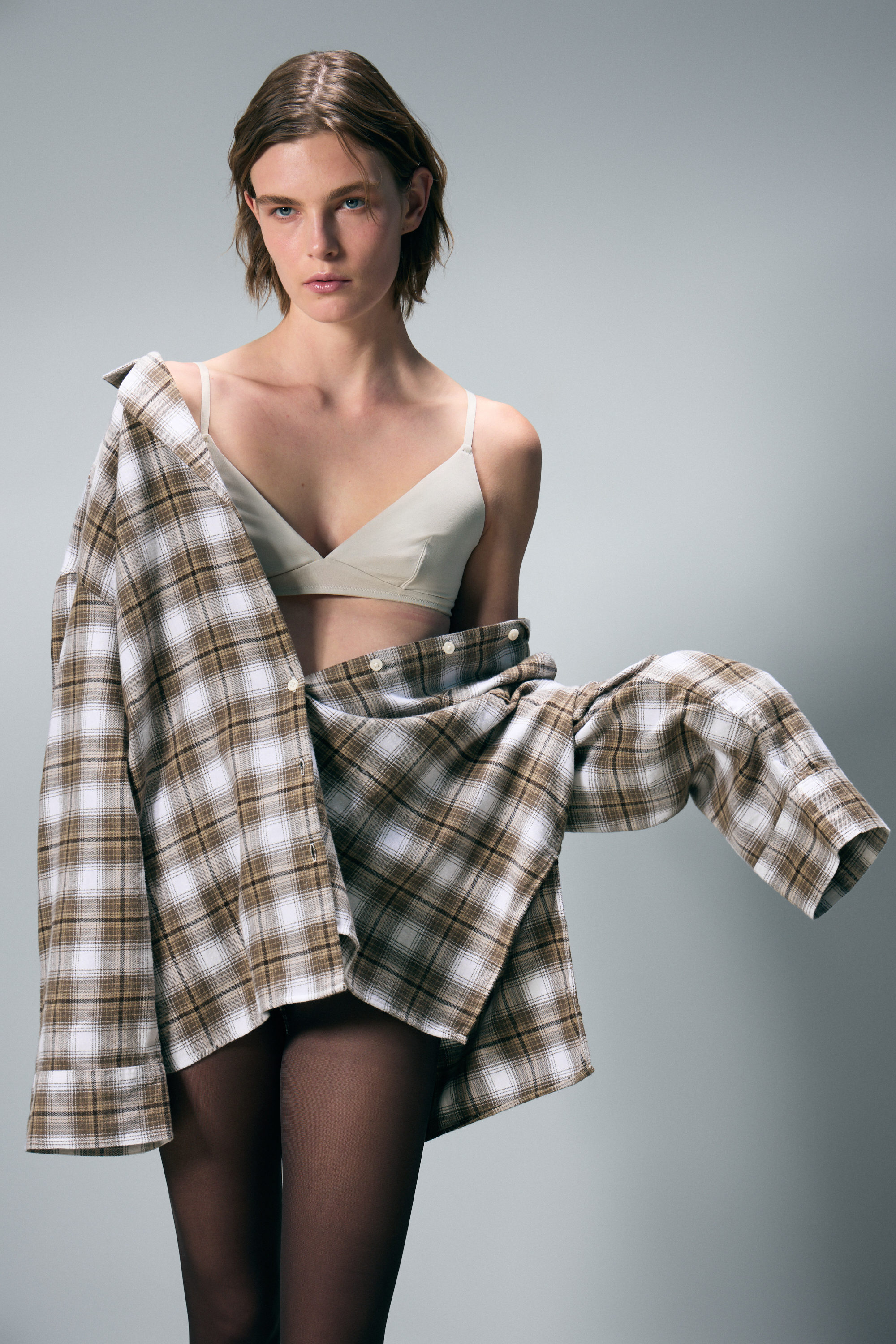 Geruit beige - Ruimvallend pyjamashirt van flanel - 1