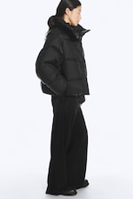 Svart - Kort, oversized pufferjakke - 2