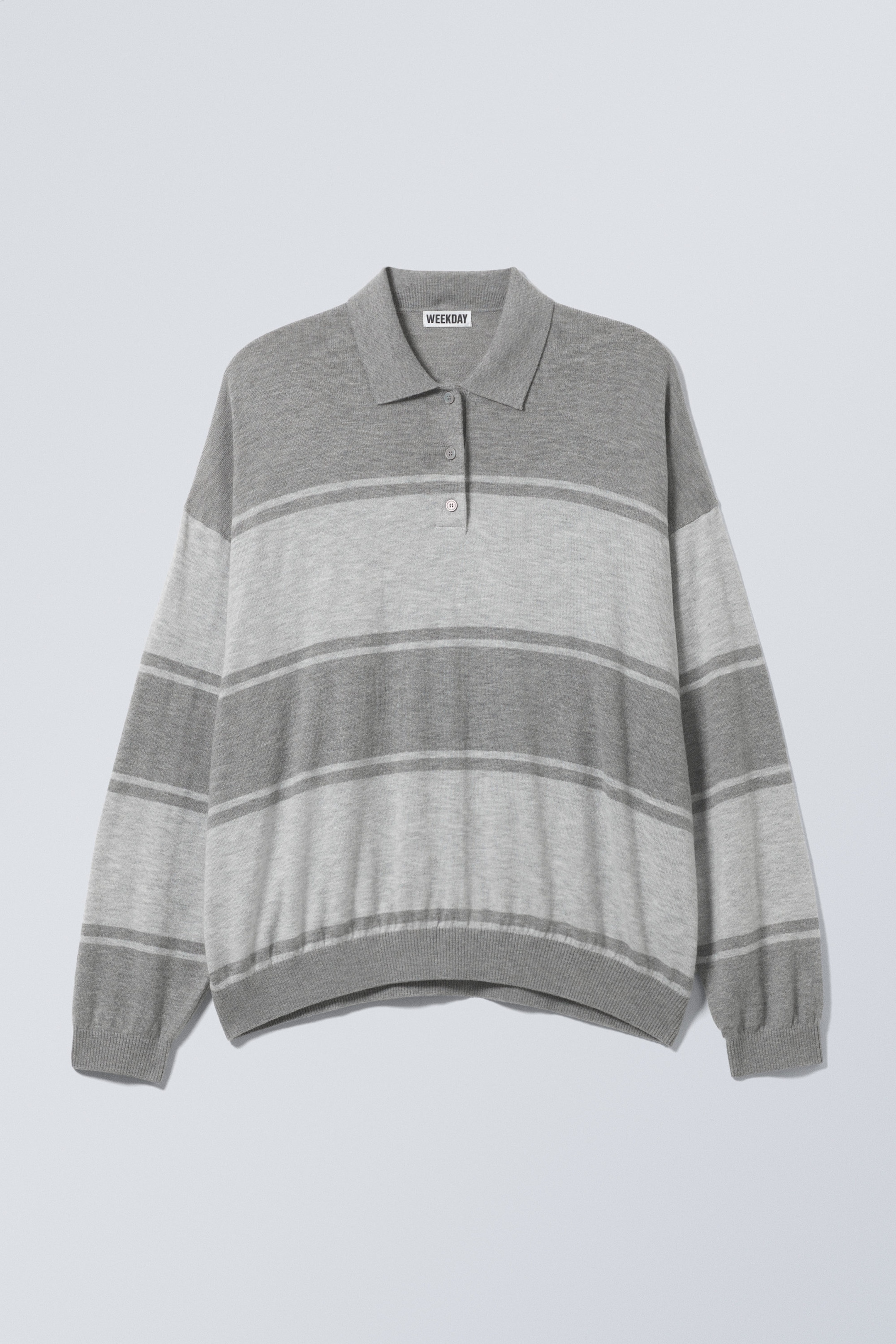 Grau gestreift - Gestrickter Piqué-Pullover mit lockerer Passform - 1