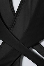 Mörkgrå - Skulpturell asymmetrisk utskuren baddräkt - 2