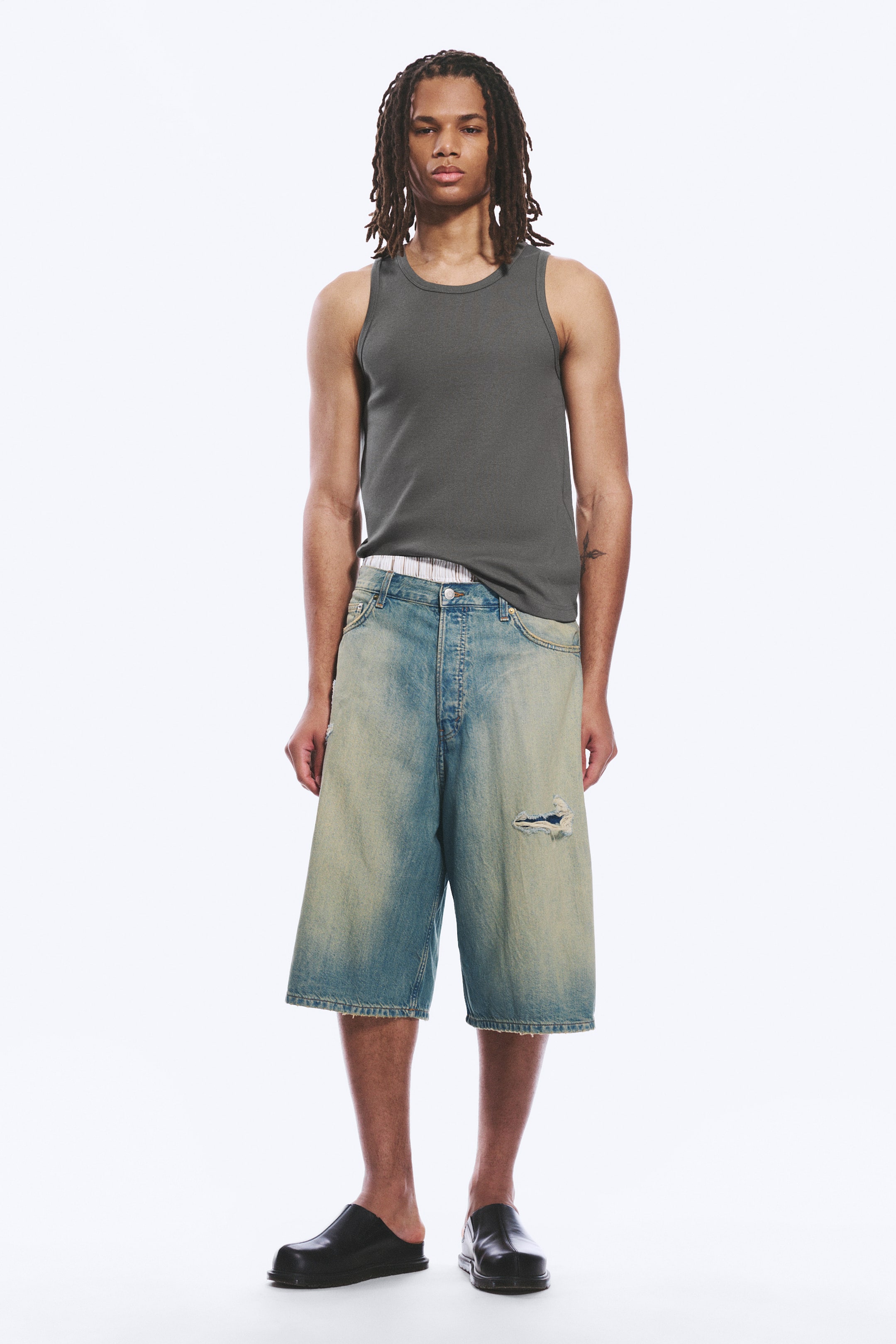 Ver imagen más grande: Shorts vaqueros largos de tiro medio Void Mid Rise Loose Long - Honey Blue - Azul claro - HOMBRE | H&M ES 1