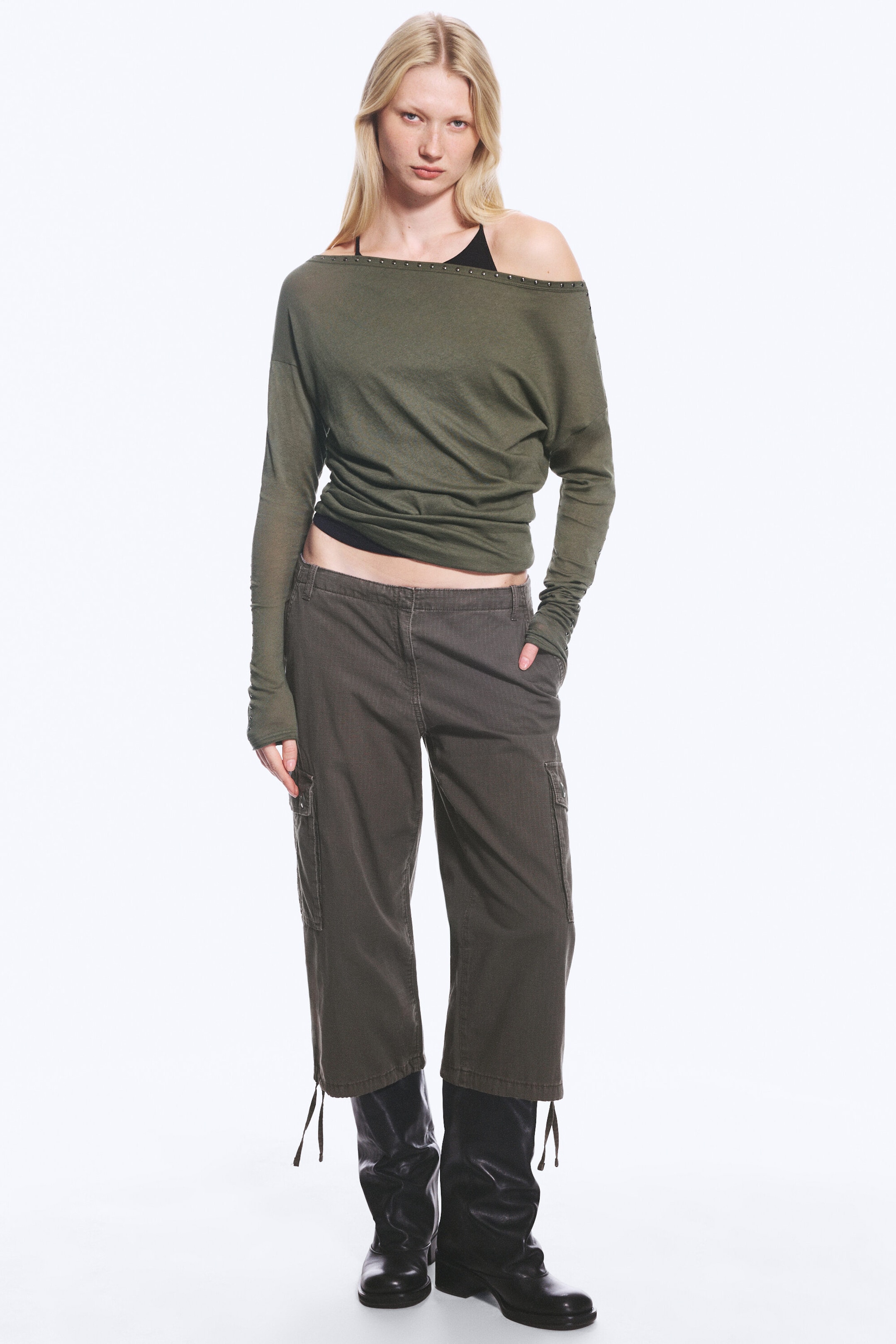 Vert kaki foncé - Top clouté à épaules dénudées et manches longues - 2