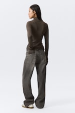 Washed Dark Grey - Fitted Long-Sleeved Mock-Neck Zip Top - 3