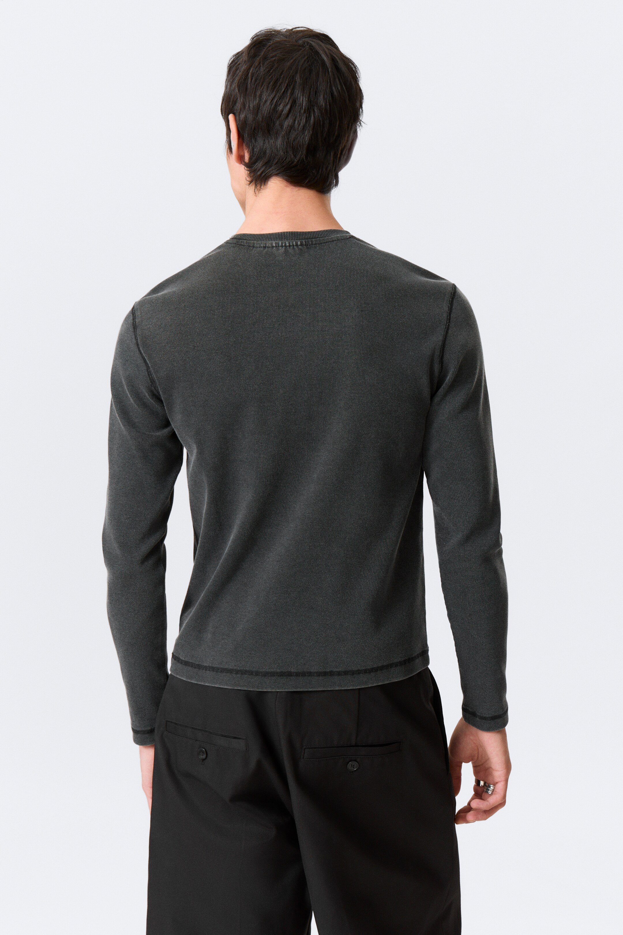Größeres Bild ansehen: Geripptes Longsleeve-Shirt - Washed Black - Men | H&M DE 3