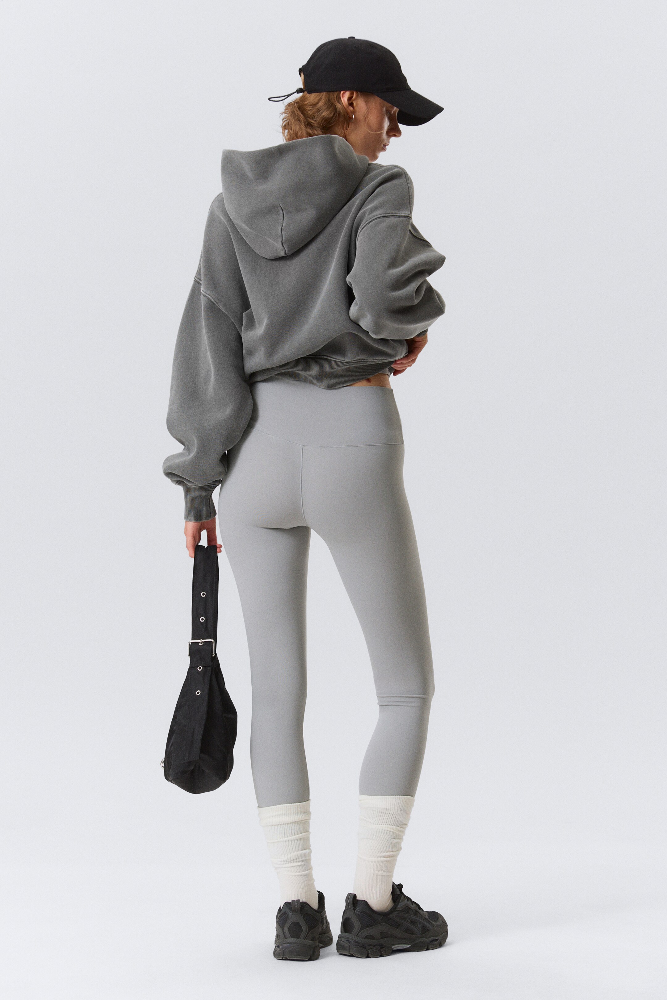 Zobacz większy obraz: Legginsy sportowe z wysokim stanem - Light Dusty Grey - ONA | H&M PL 3