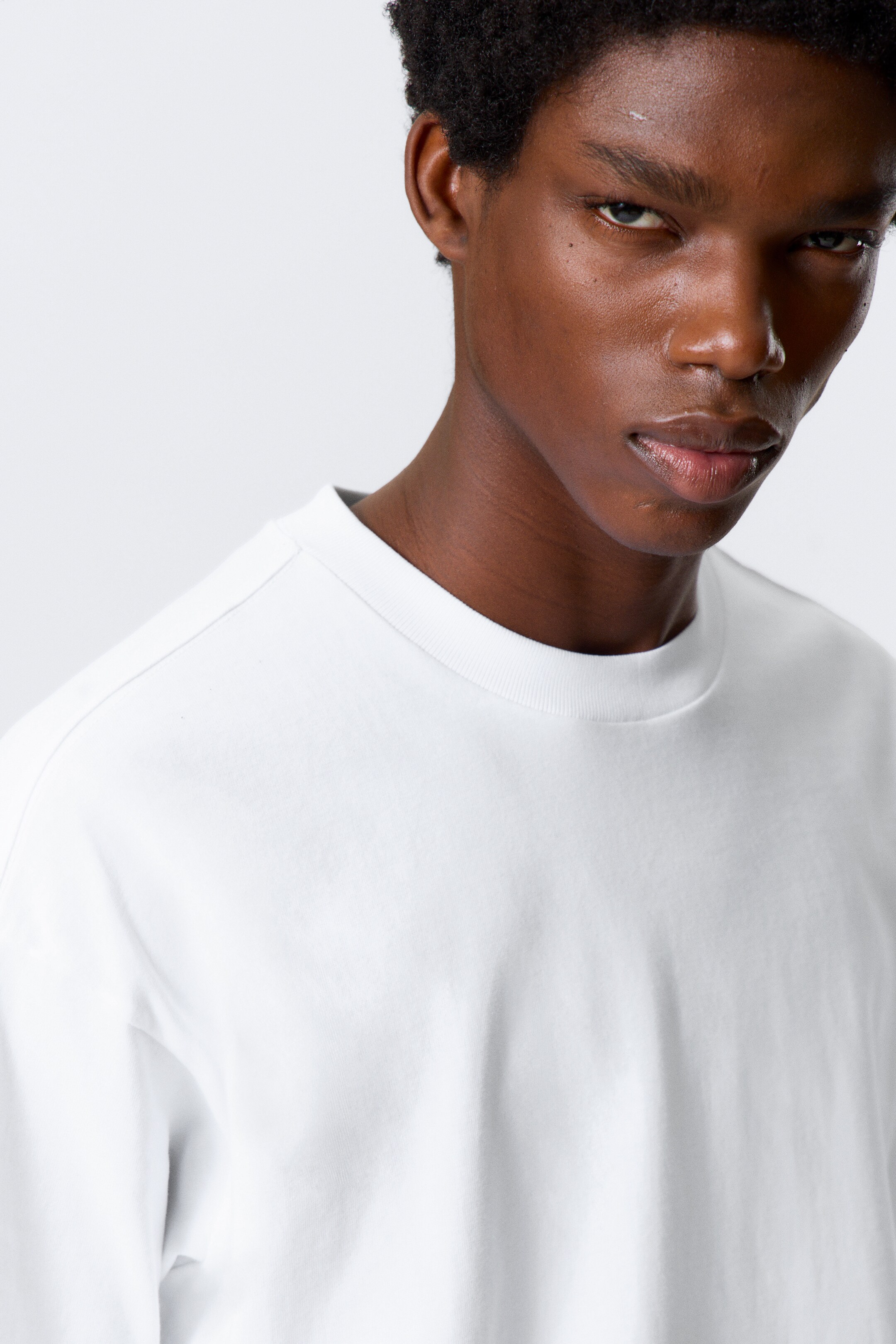 Преглед на по-голямо изображение: Short Boxy Heavyweight T-shirt - White - МЪЖЕ | H&M BG 2