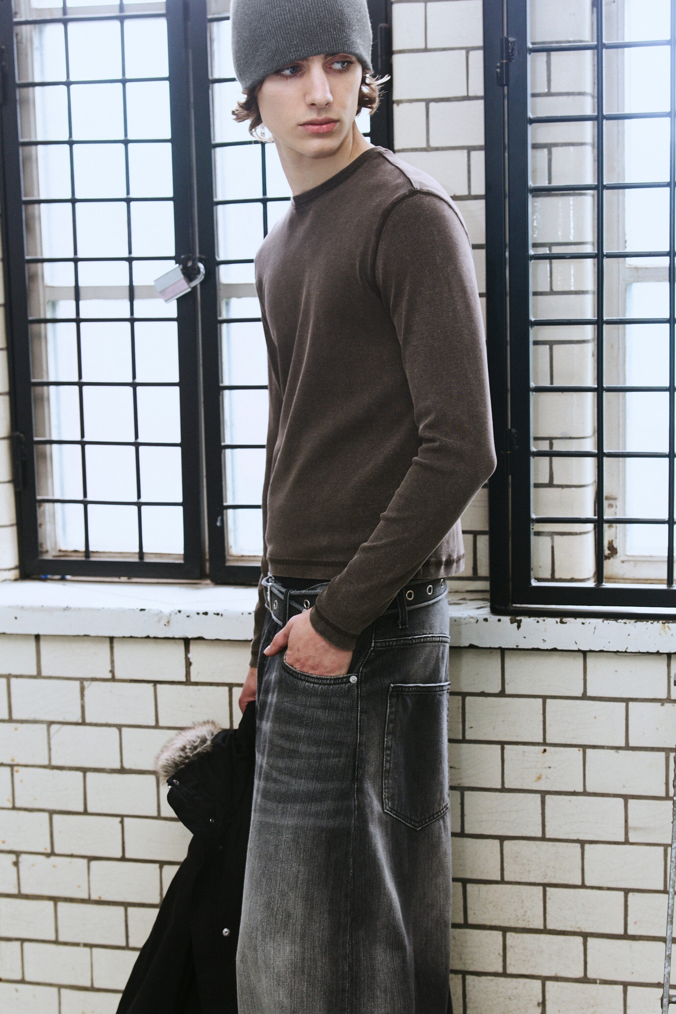 Washed Dark Brown - Ribbed Long-Sleeved T-shirt - 2