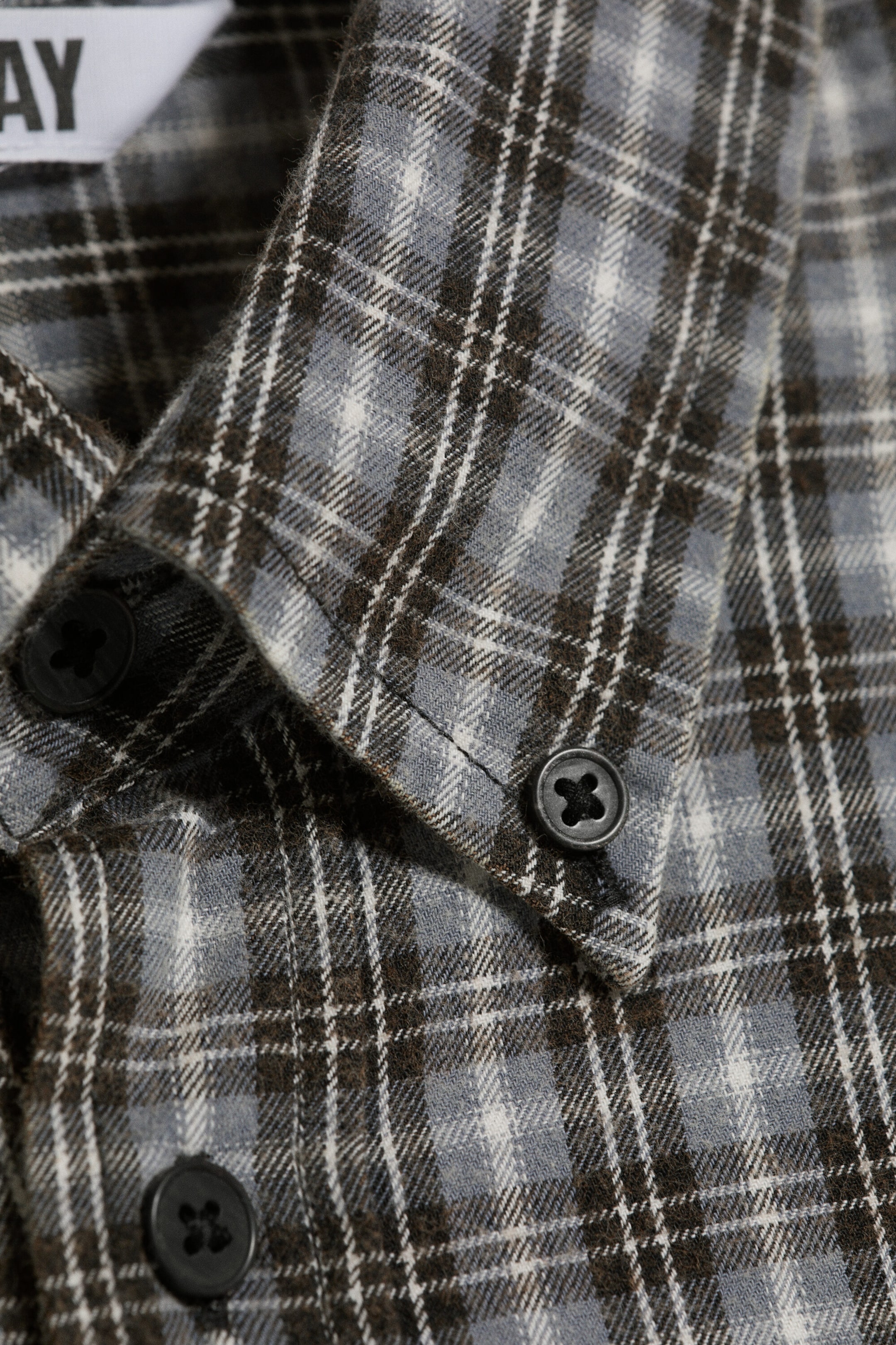 Checked Dark Grey - Long-sleeved flannel buttoned shirt - 2