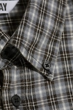 Checked Dark Grey - Long-sleeved flannel buttoned shirt - 1