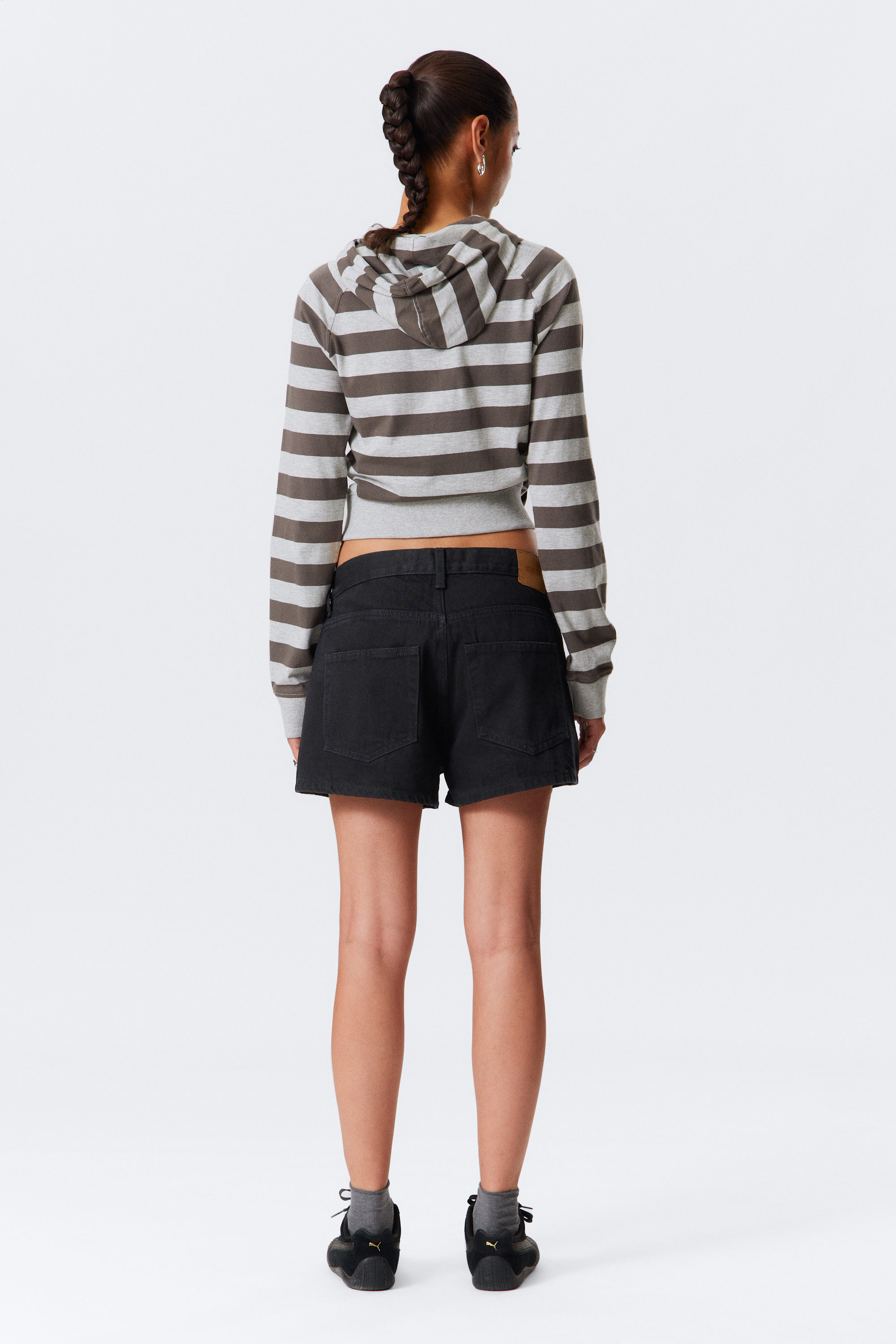 Black Rinse - Black - Duchess Low Rise Distressed Mini Denim Shorts - 2