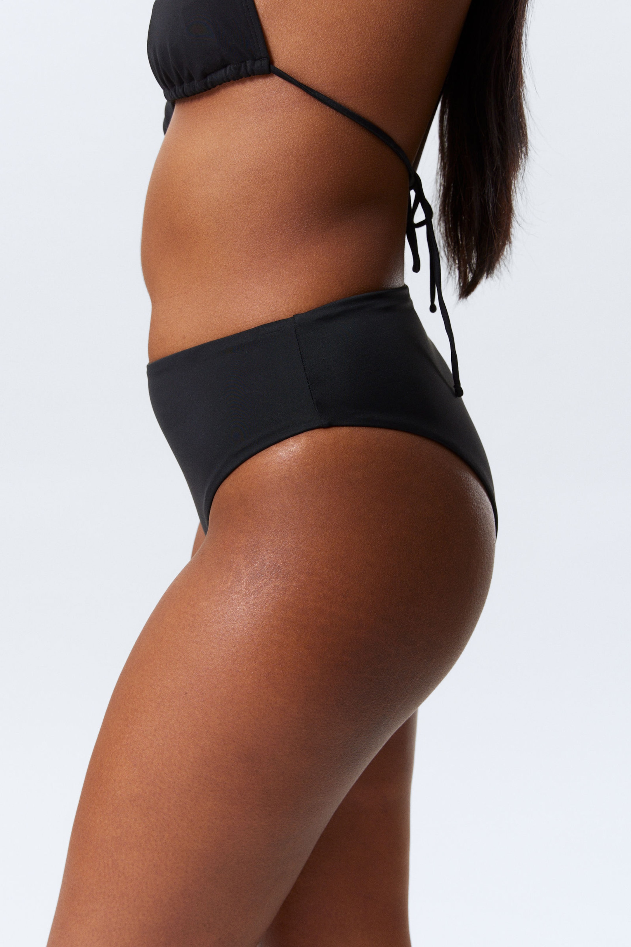 Zwart - Braziliaans bikinibroekje met hoge taille - 2