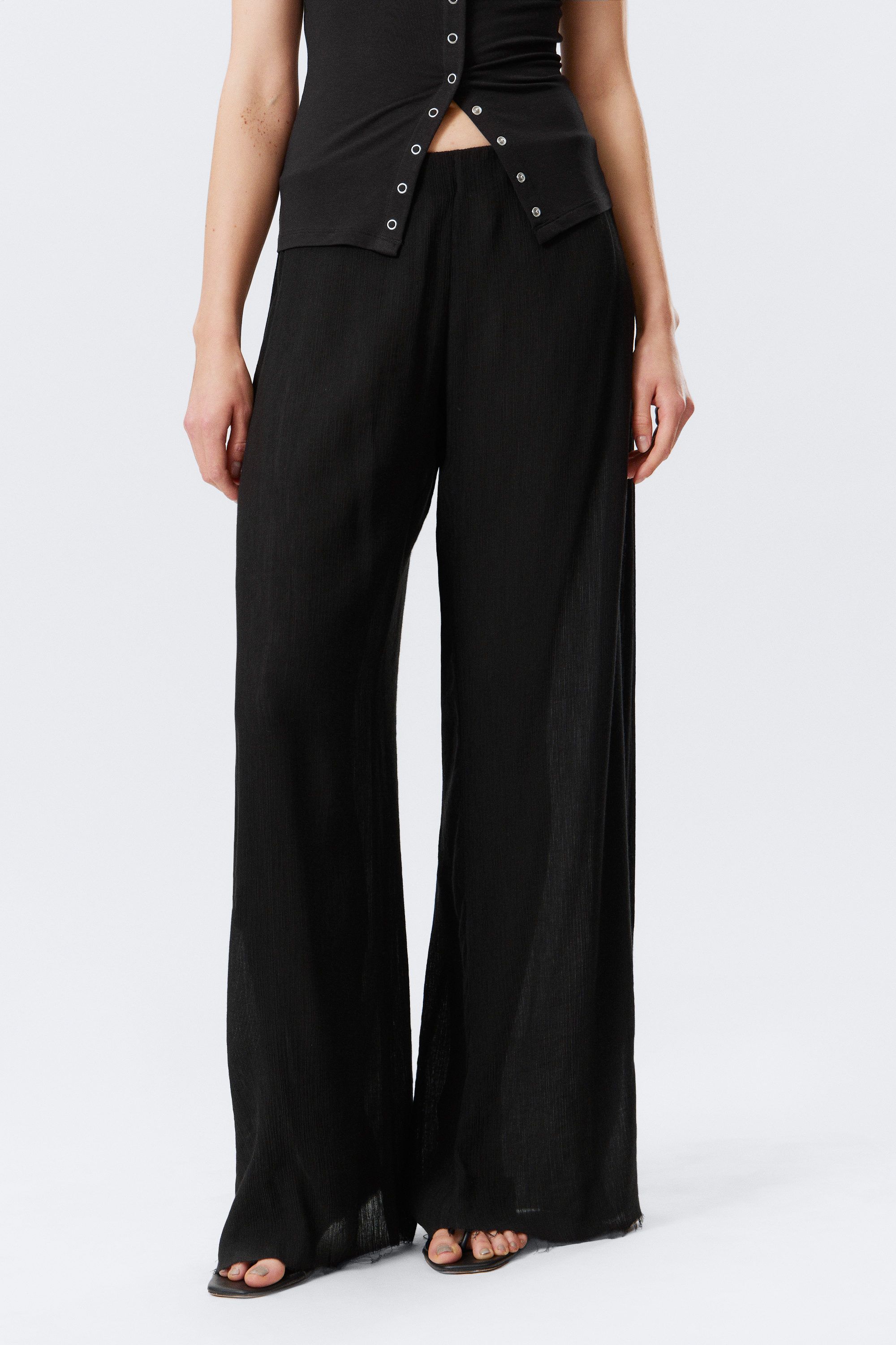 Black - Crinkled Low-Rise Wide-Leg Trousers - 2