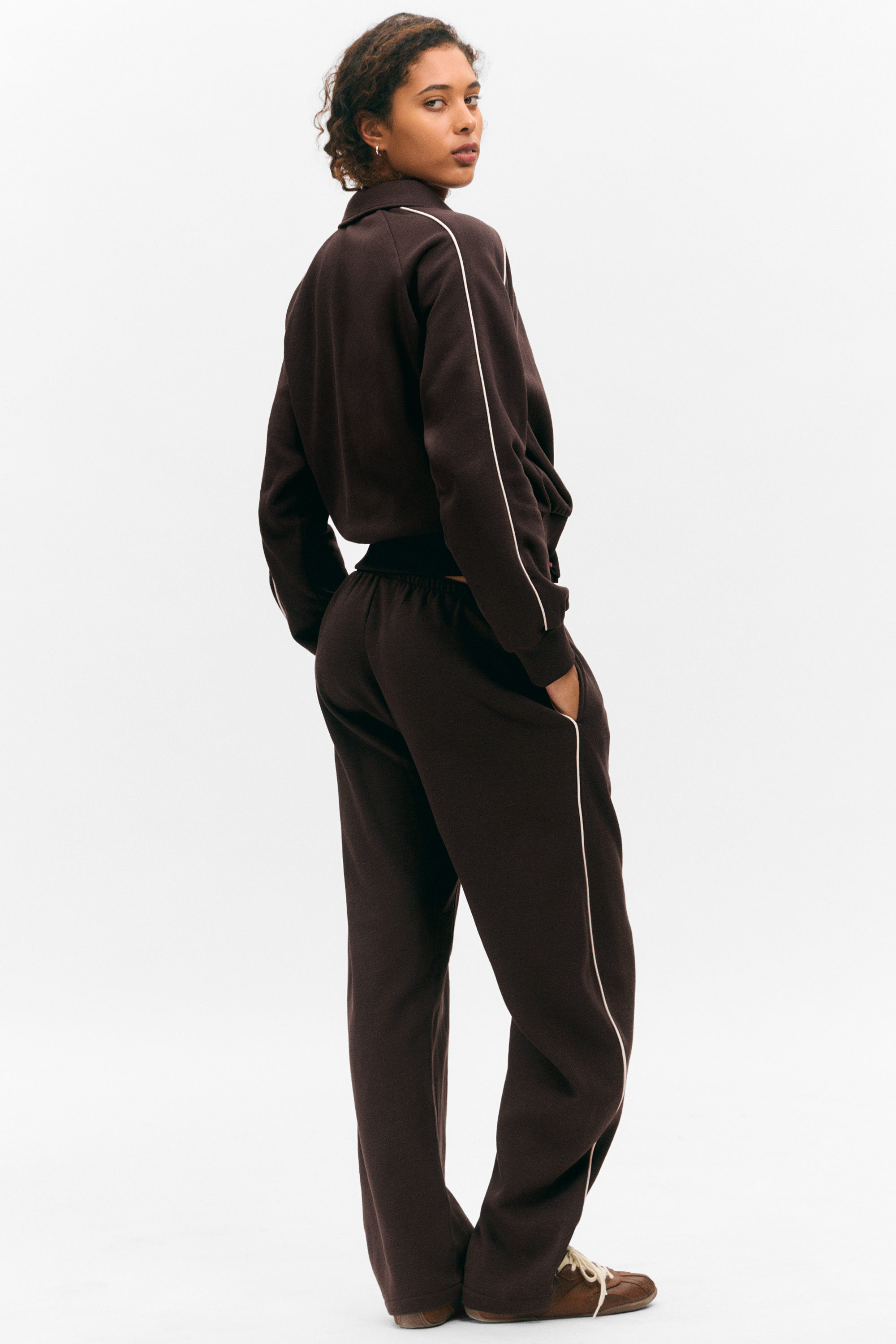 Dark Brown - Low Rise Barrel Leg Sweatpants - 2