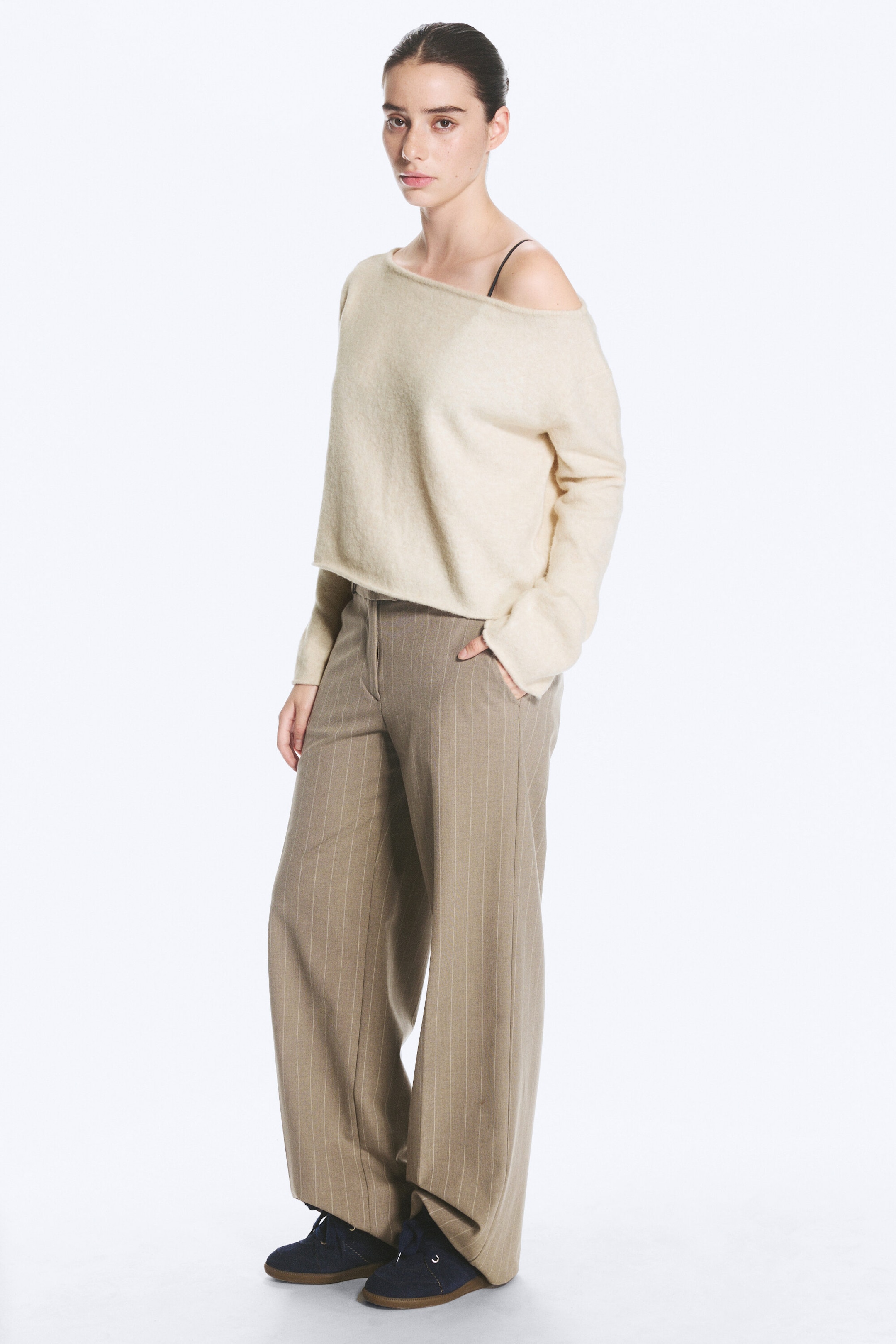 Light White - Loose Fit Rolled Hem Sweater - 2