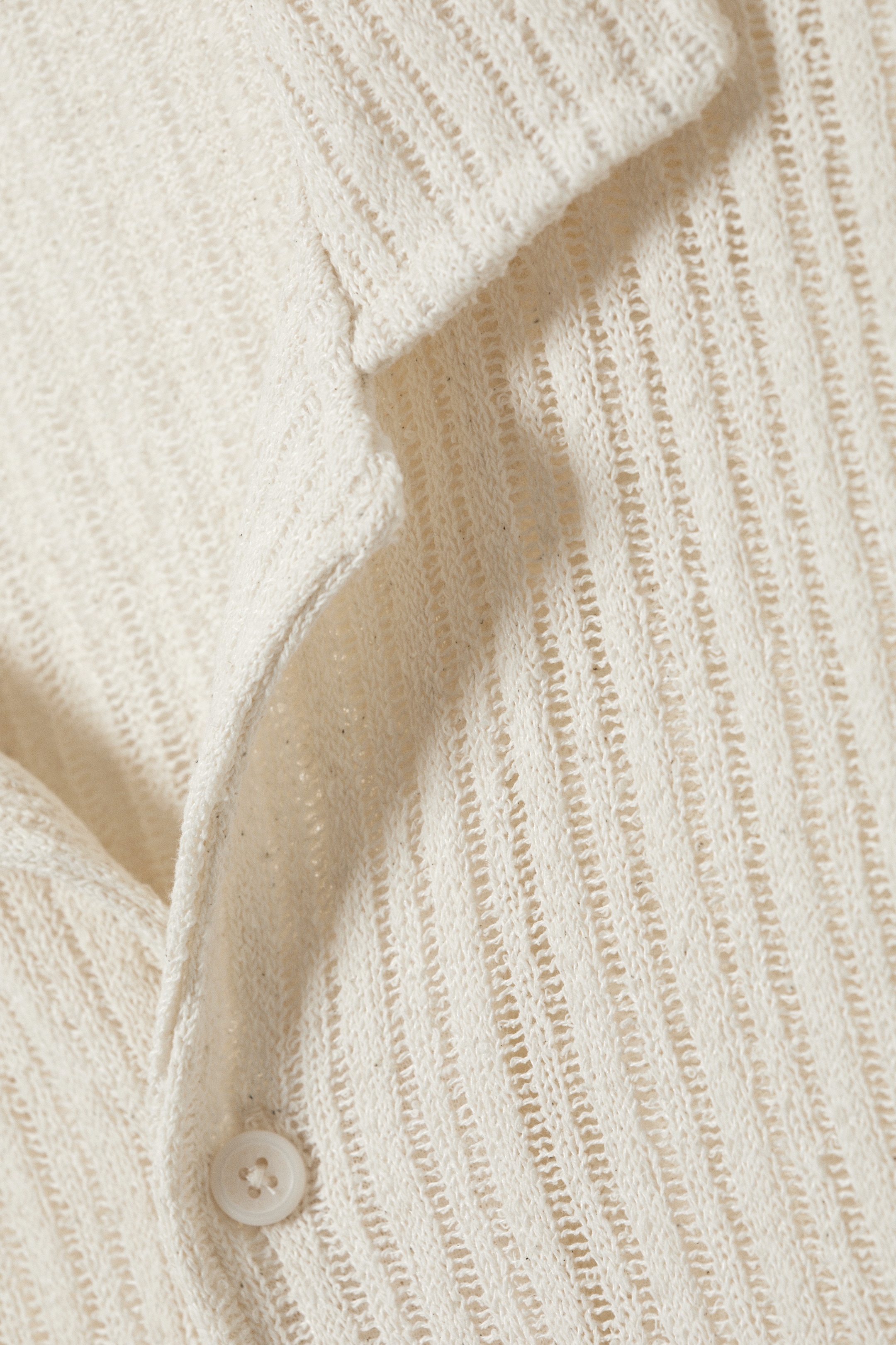 Ver imagem maior: Camisa estilo resort de manga curta texturizada - Branco-sujo - HOMEM | H&M PT 5