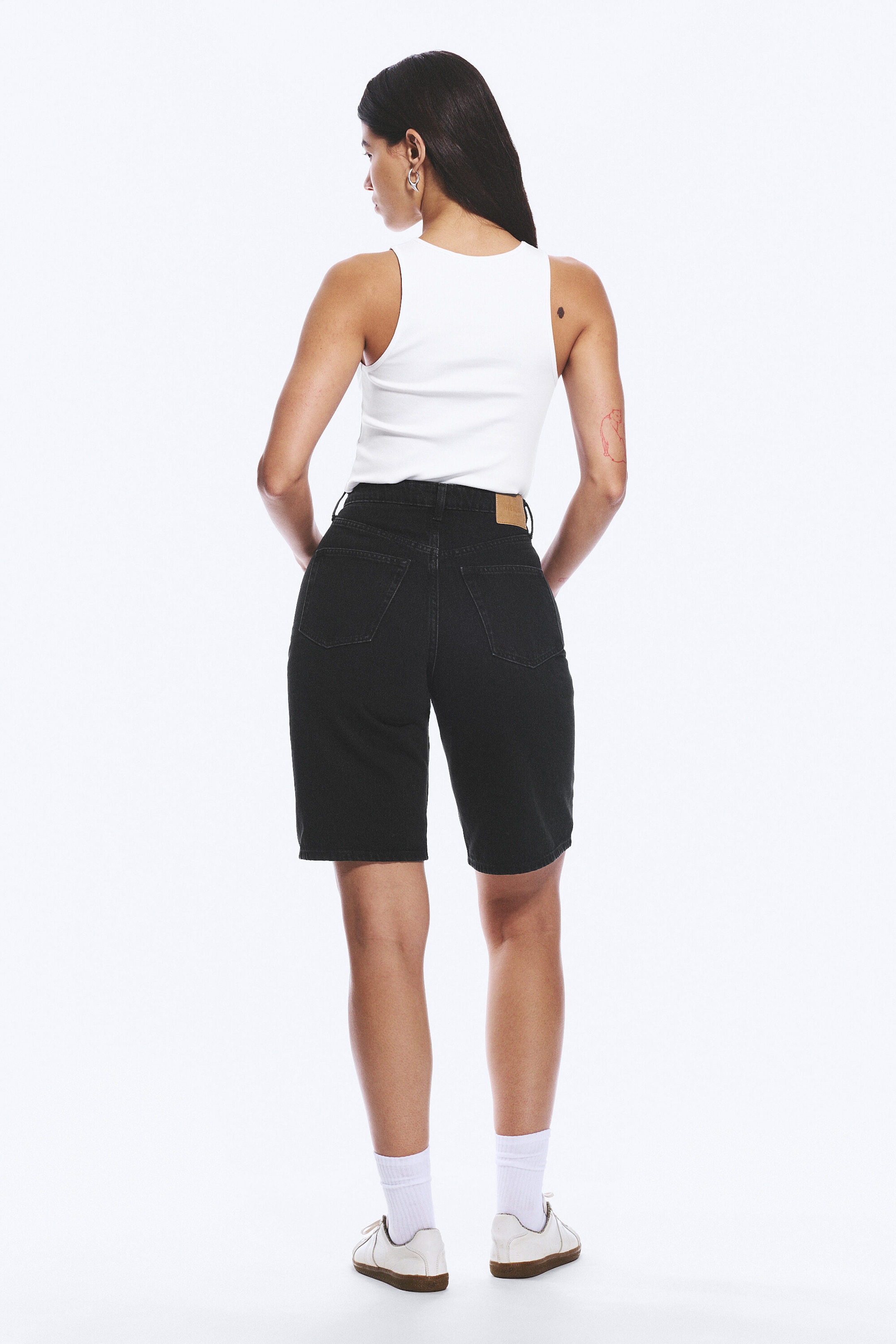 Tuned Black - Svart - Curve High Waisted Wide Leg Denim Shorts - 3